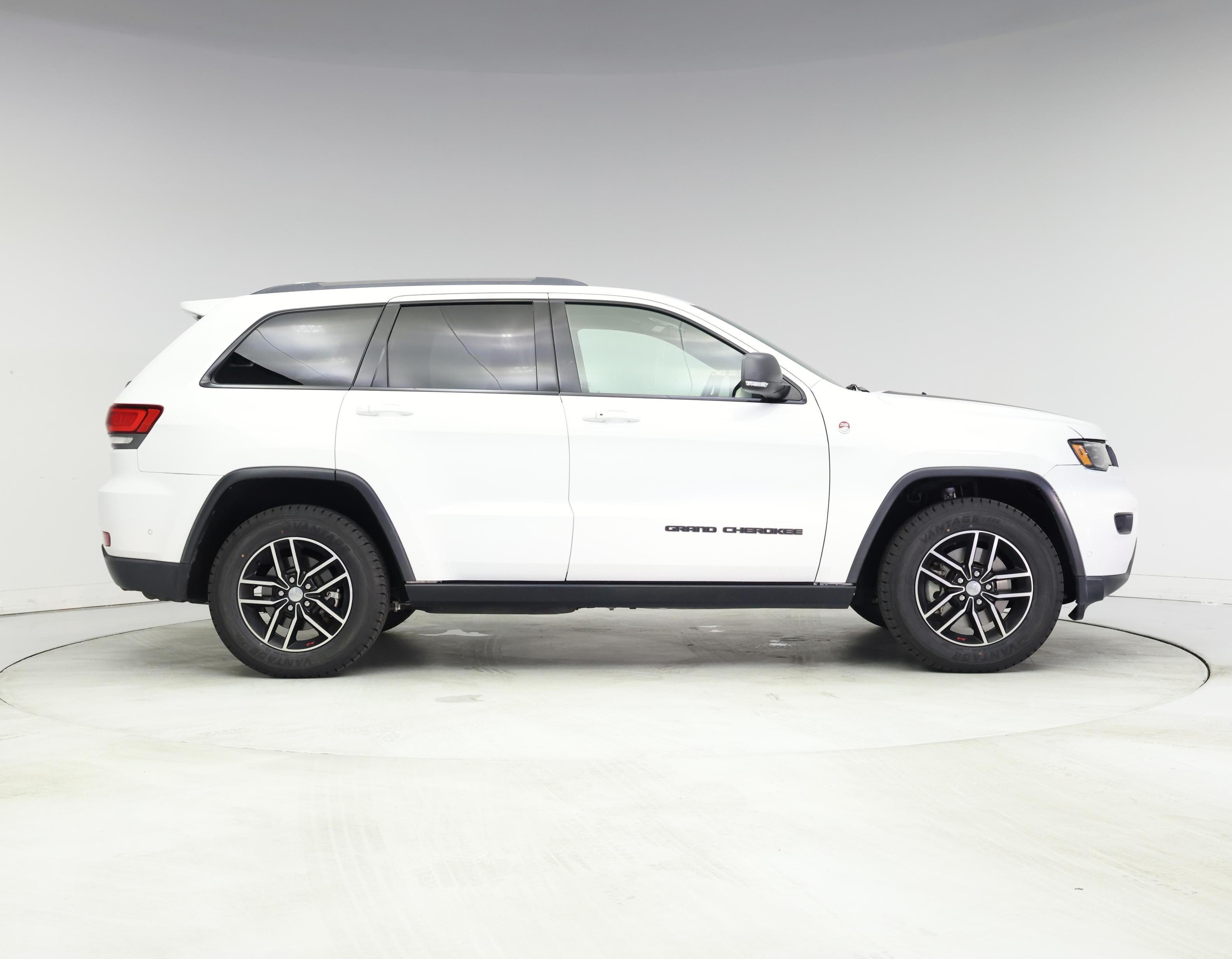 Thumbnail: 2017 Jeep Grand Cherokee - 7