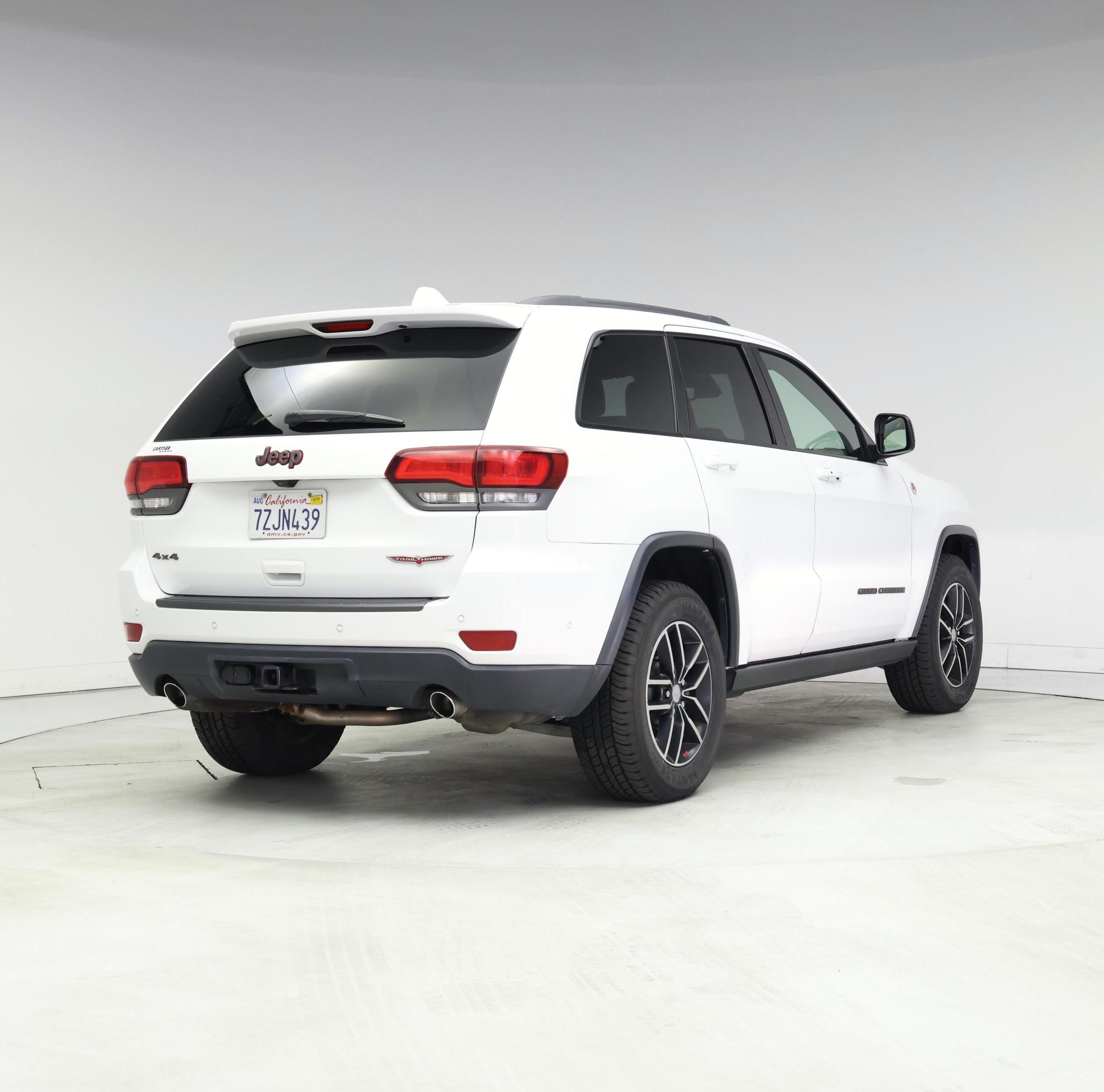 Thumbnail: 2017 Jeep Grand Cherokee - 8