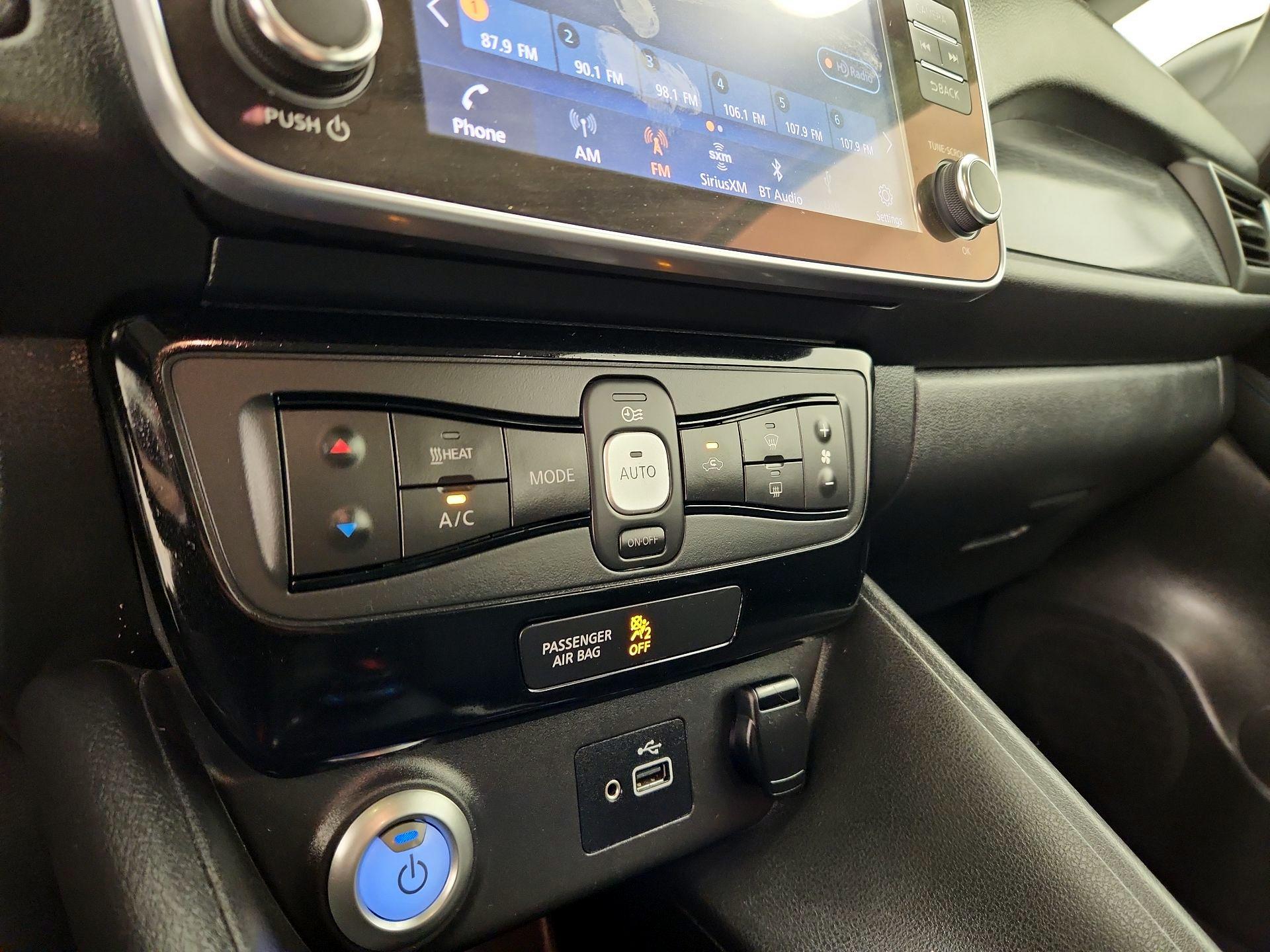 Thumbnail: 2019 Nissan Leaf - 16