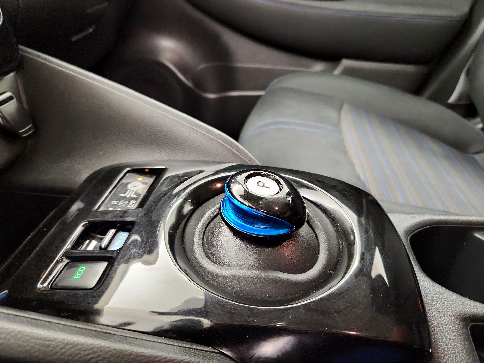 Thumbnail: 2019 Nissan Leaf - 17