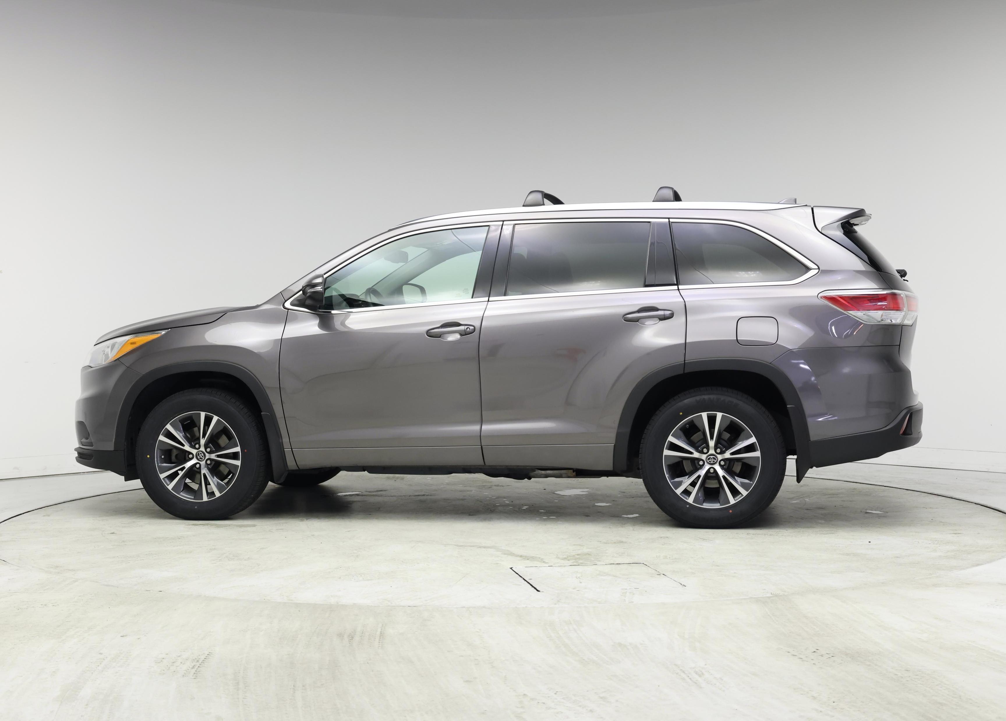 Thumbnail: 2016 Toyota Highlander - 3