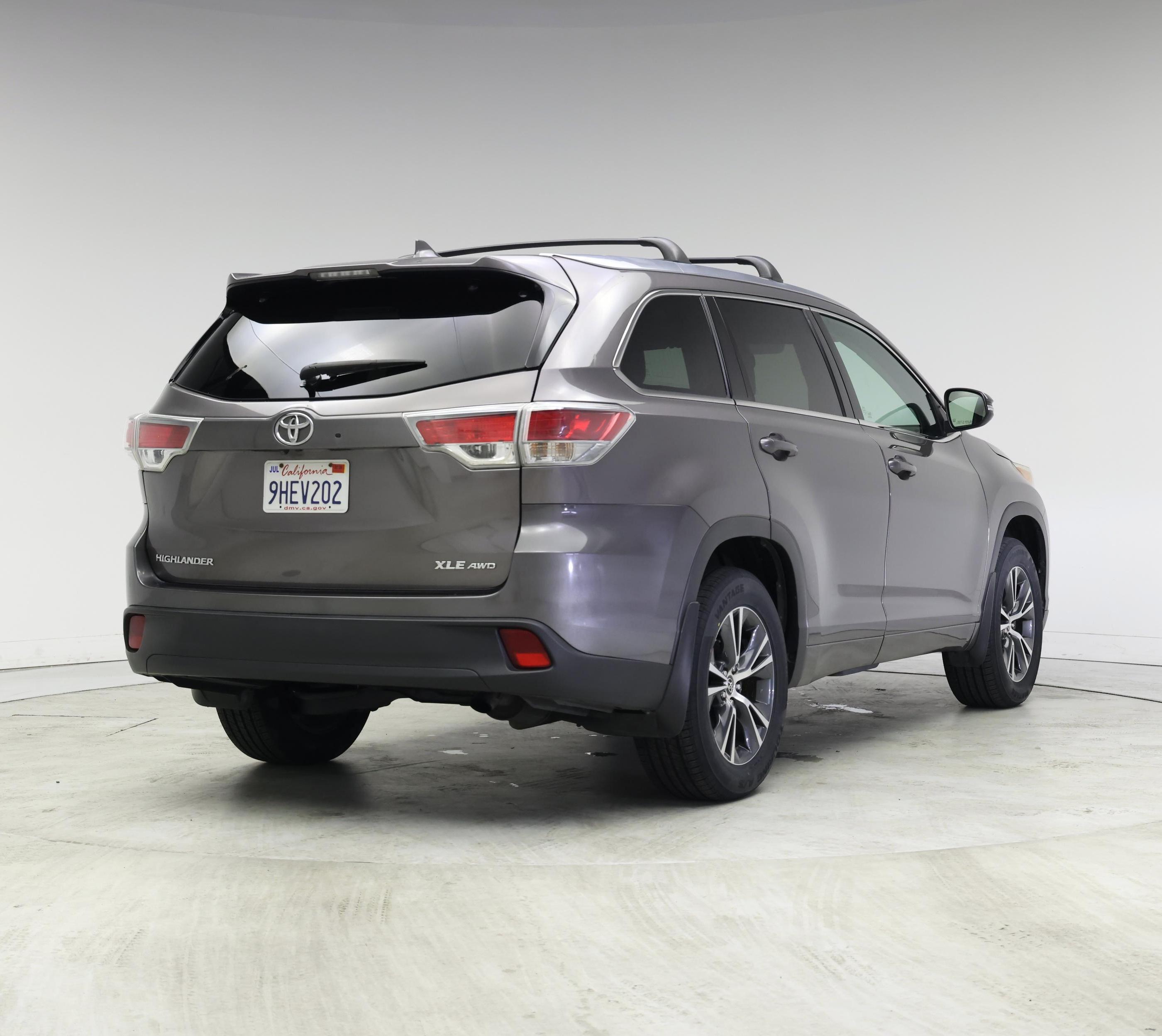 Thumbnail: 2016 Toyota Highlander - 8