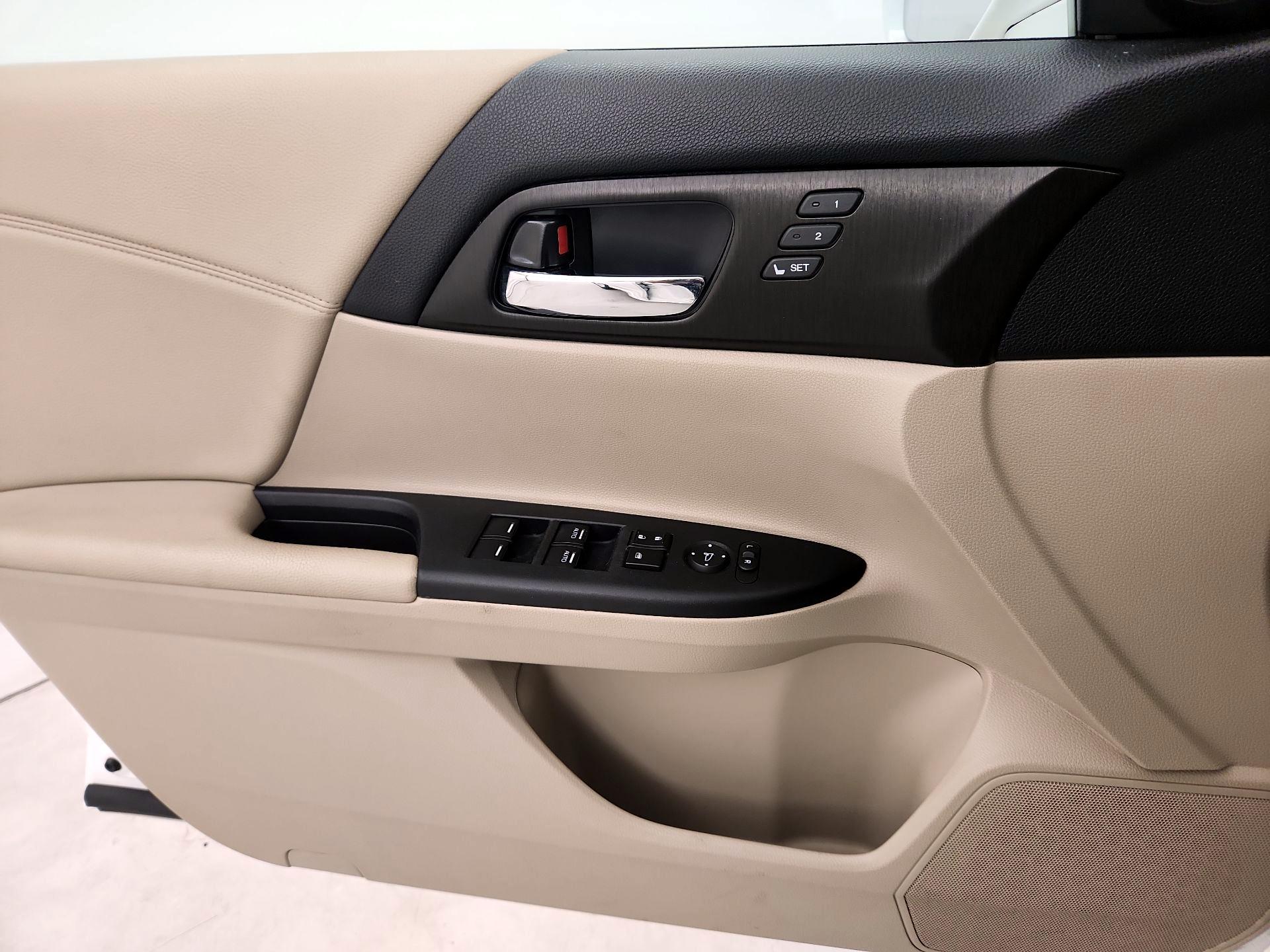 Thumbnail: 2015 Honda Accord - 12