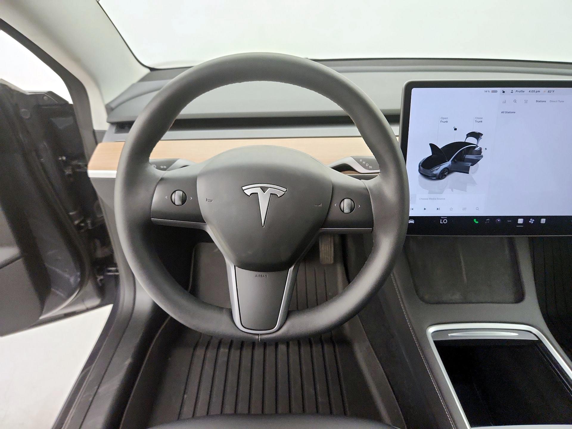 Thumbnail: 2023 Tesla Model 3 - 10