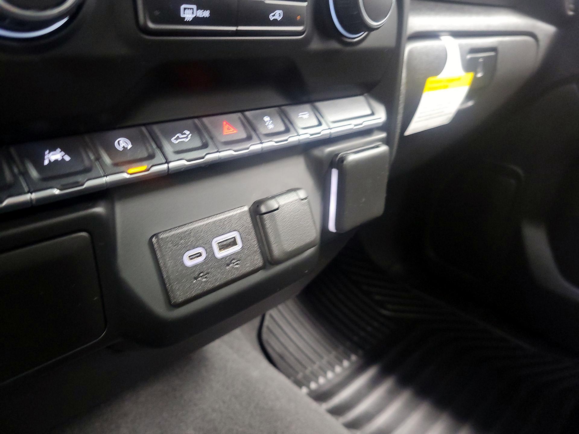 Thumbnail: 2024 Chevrolet Silverado 1500 - 18