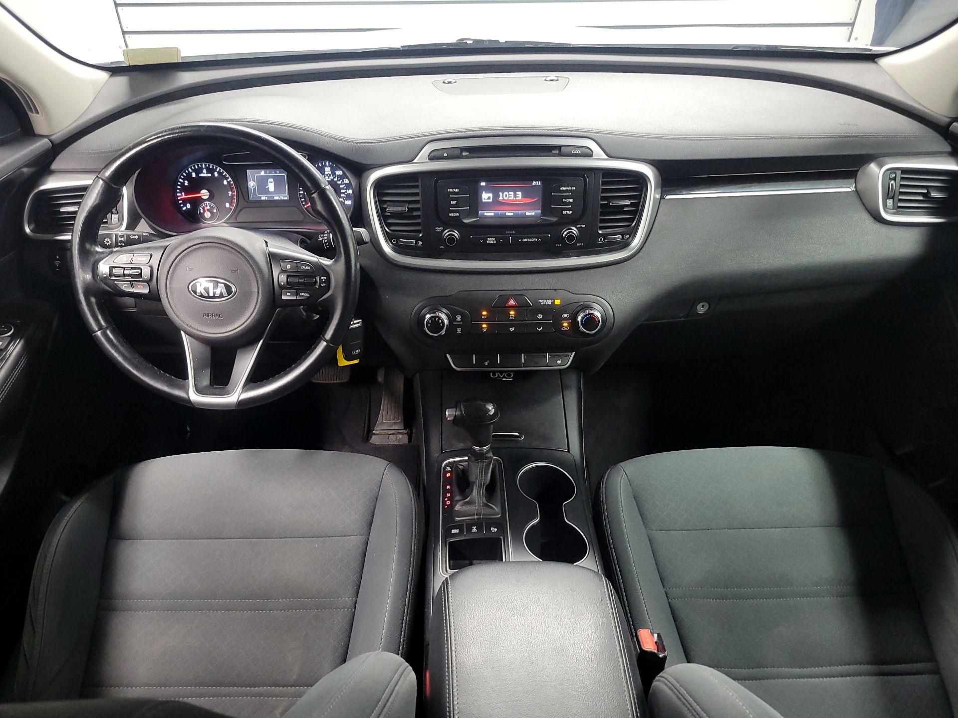Thumbnail: 2016 Kia Sorento - 9