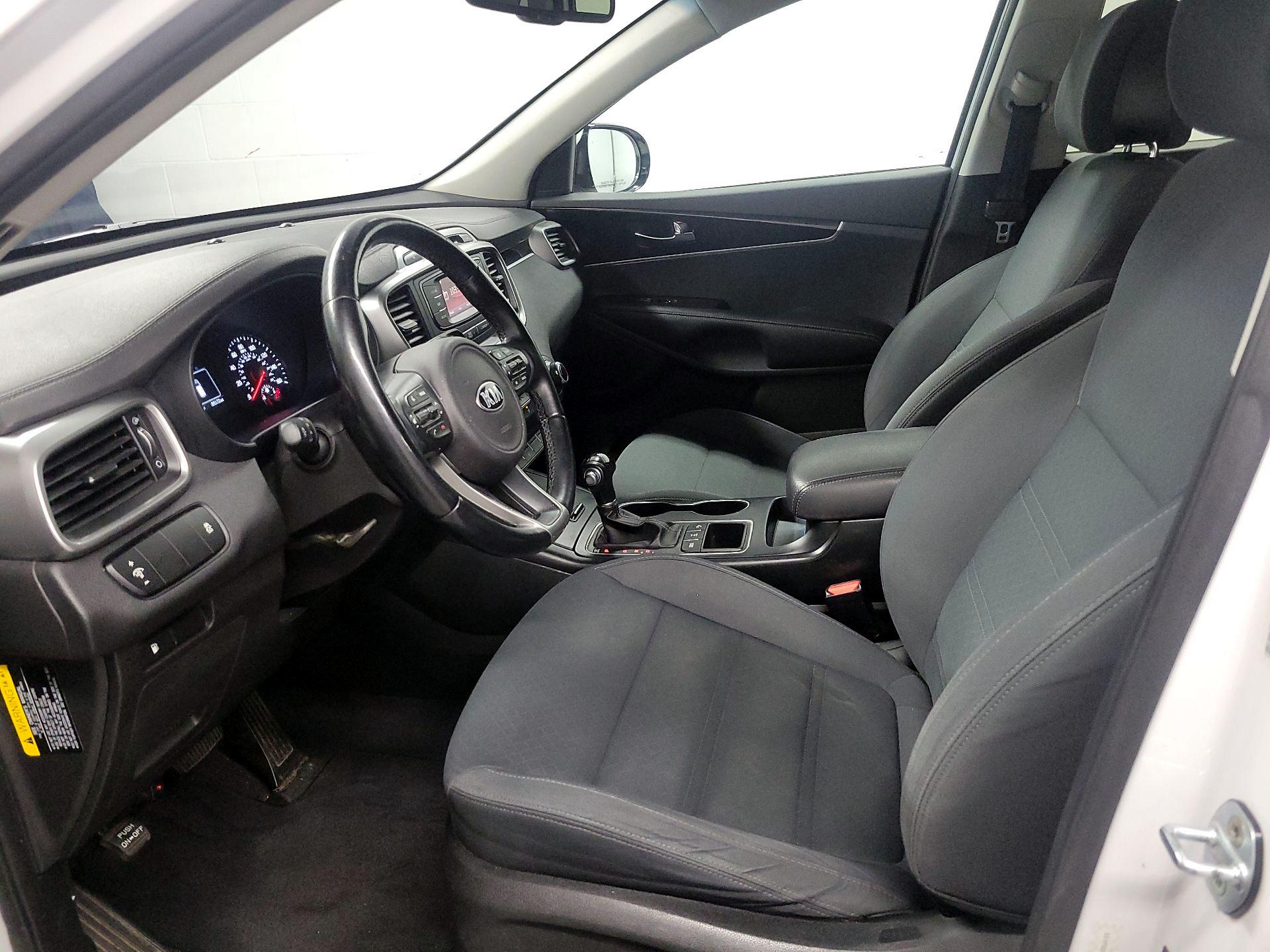 Thumbnail: 2016 Kia Sorento - 11