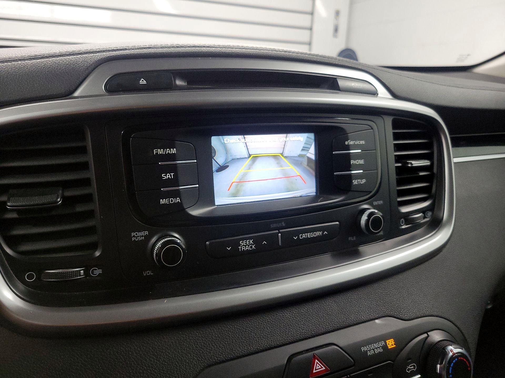 Thumbnail: 2016 Kia Sorento - 14