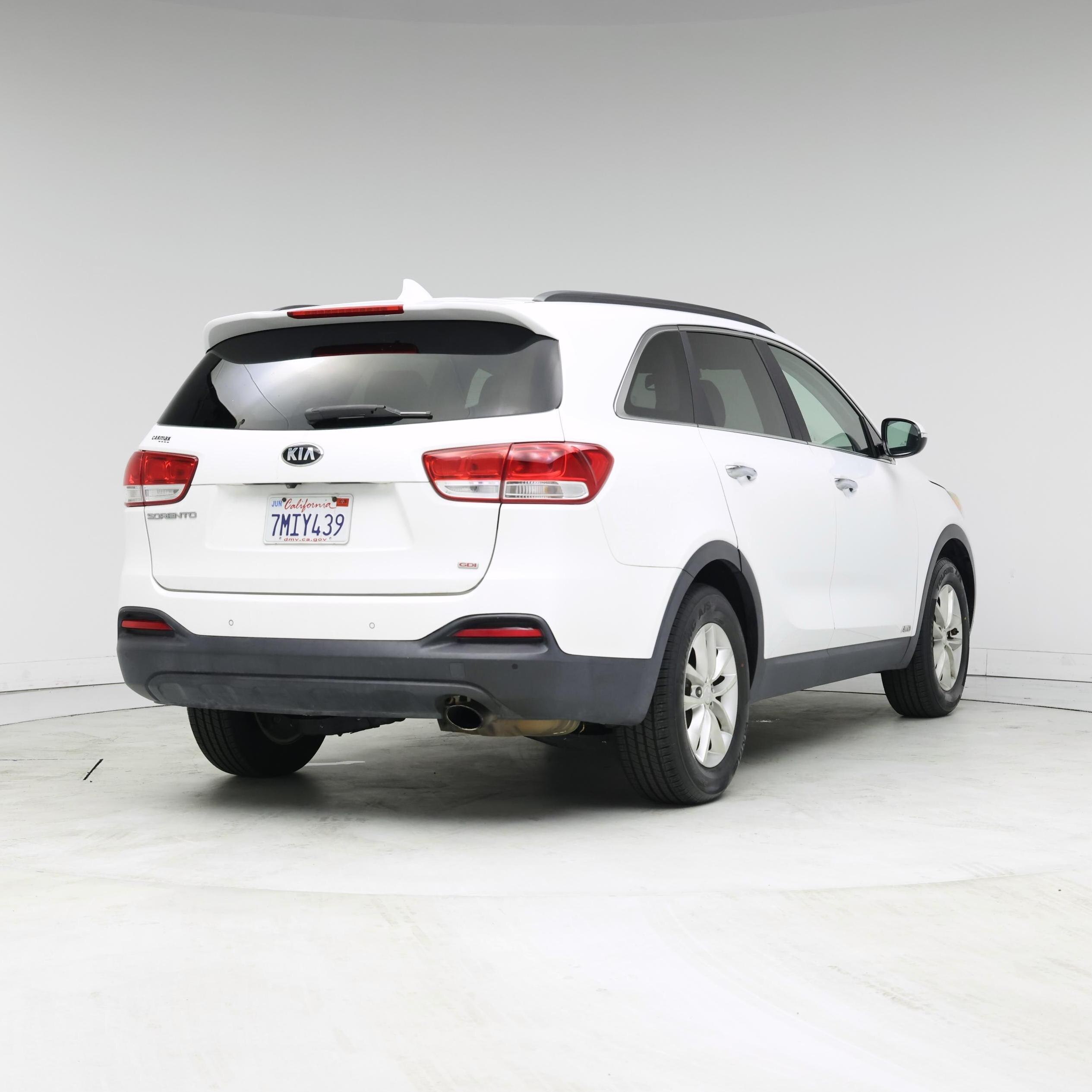 Thumbnail: 2016 Kia Sorento - 8