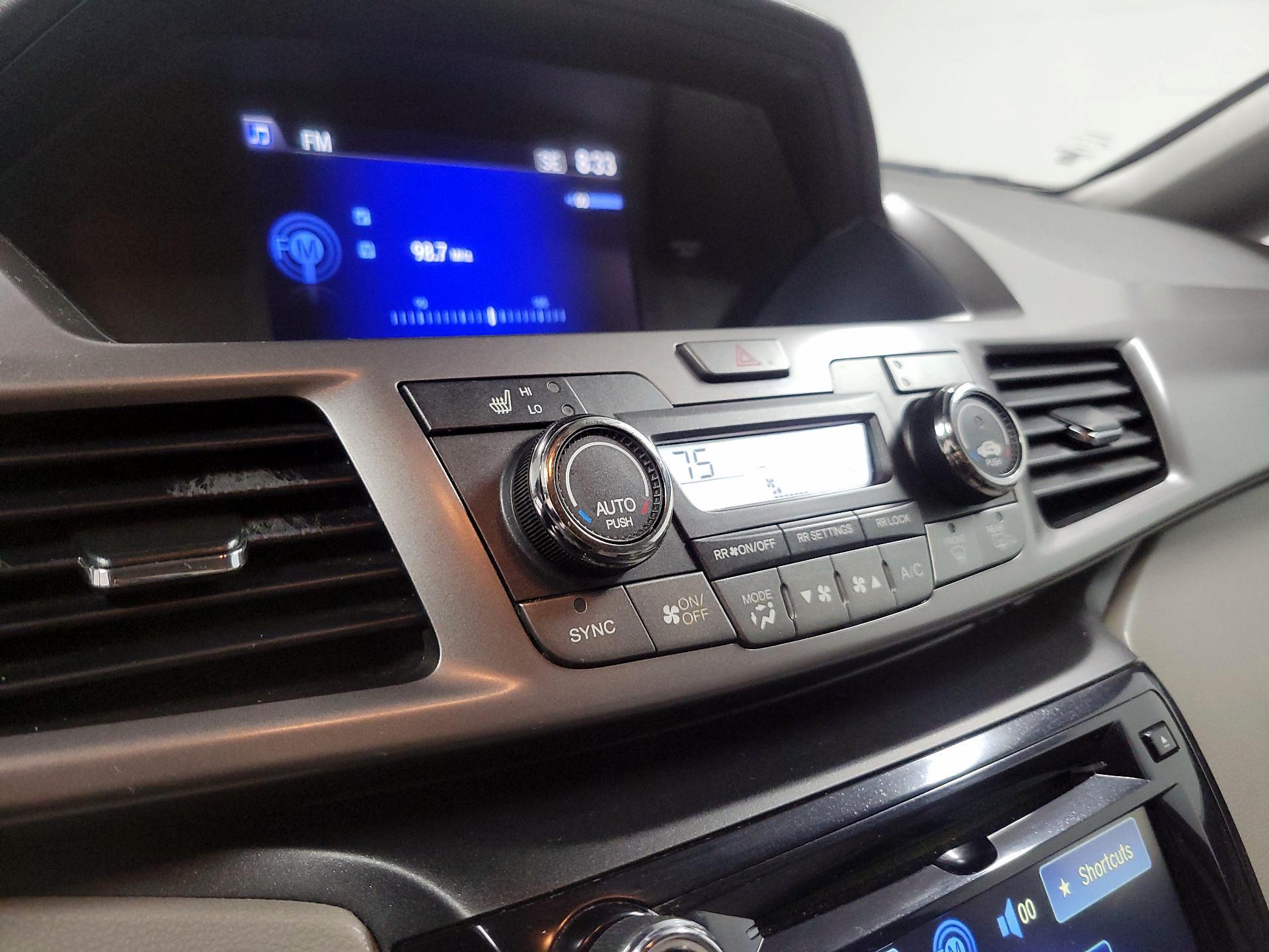 Thumbnail: 2017 Honda Odyssey - 16