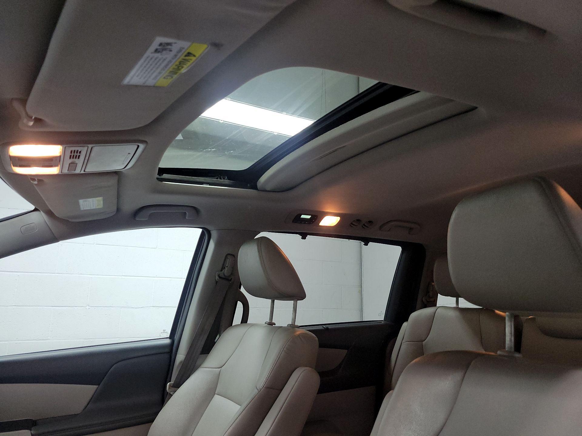 Thumbnail: 2017 Honda Odyssey - 18
