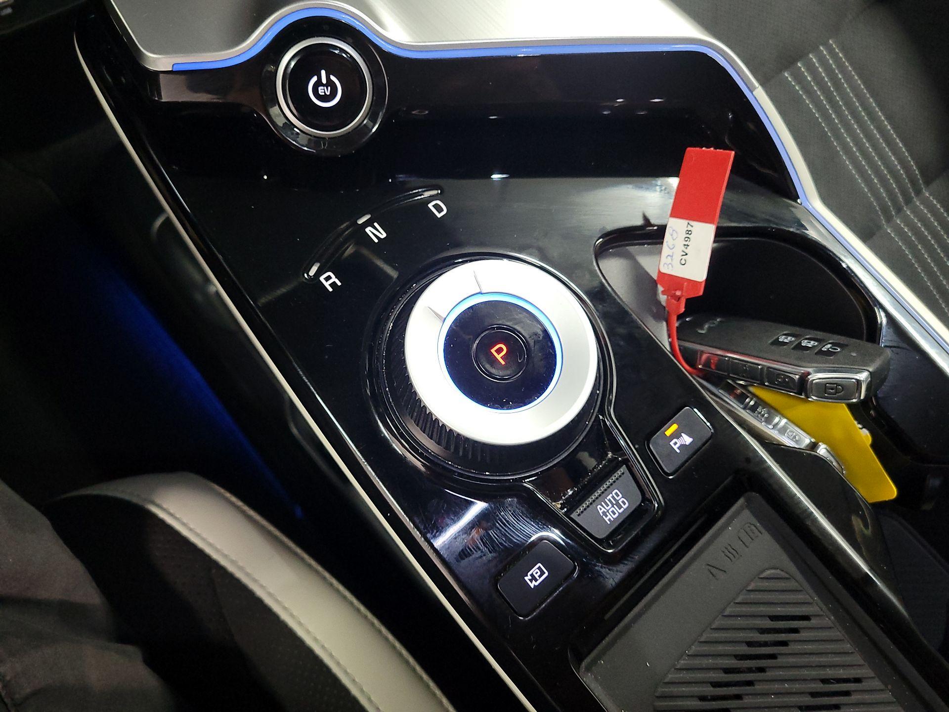 Thumbnail: 2023 Kia EV6 - 18