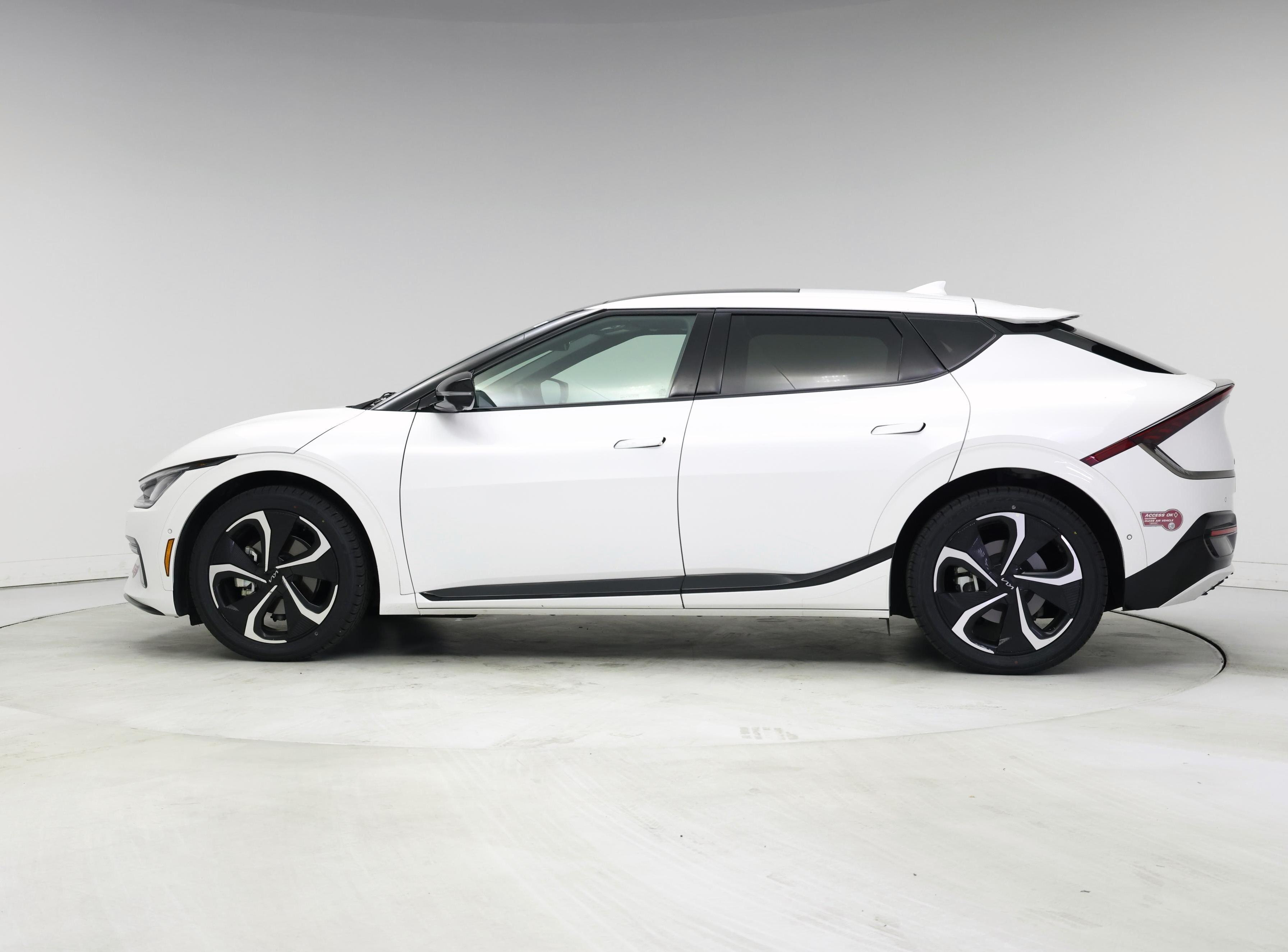 Thumbnail: 2023 Kia EV6 - 3