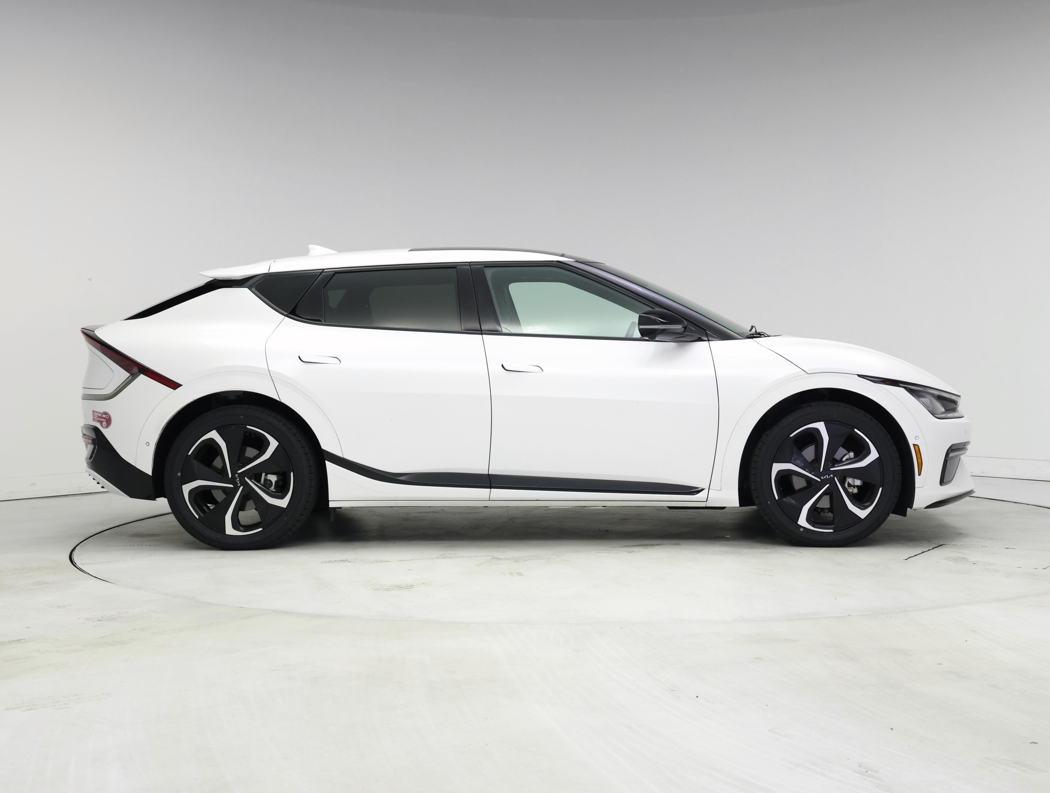 Thumbnail: 2023 Kia EV6 - 7