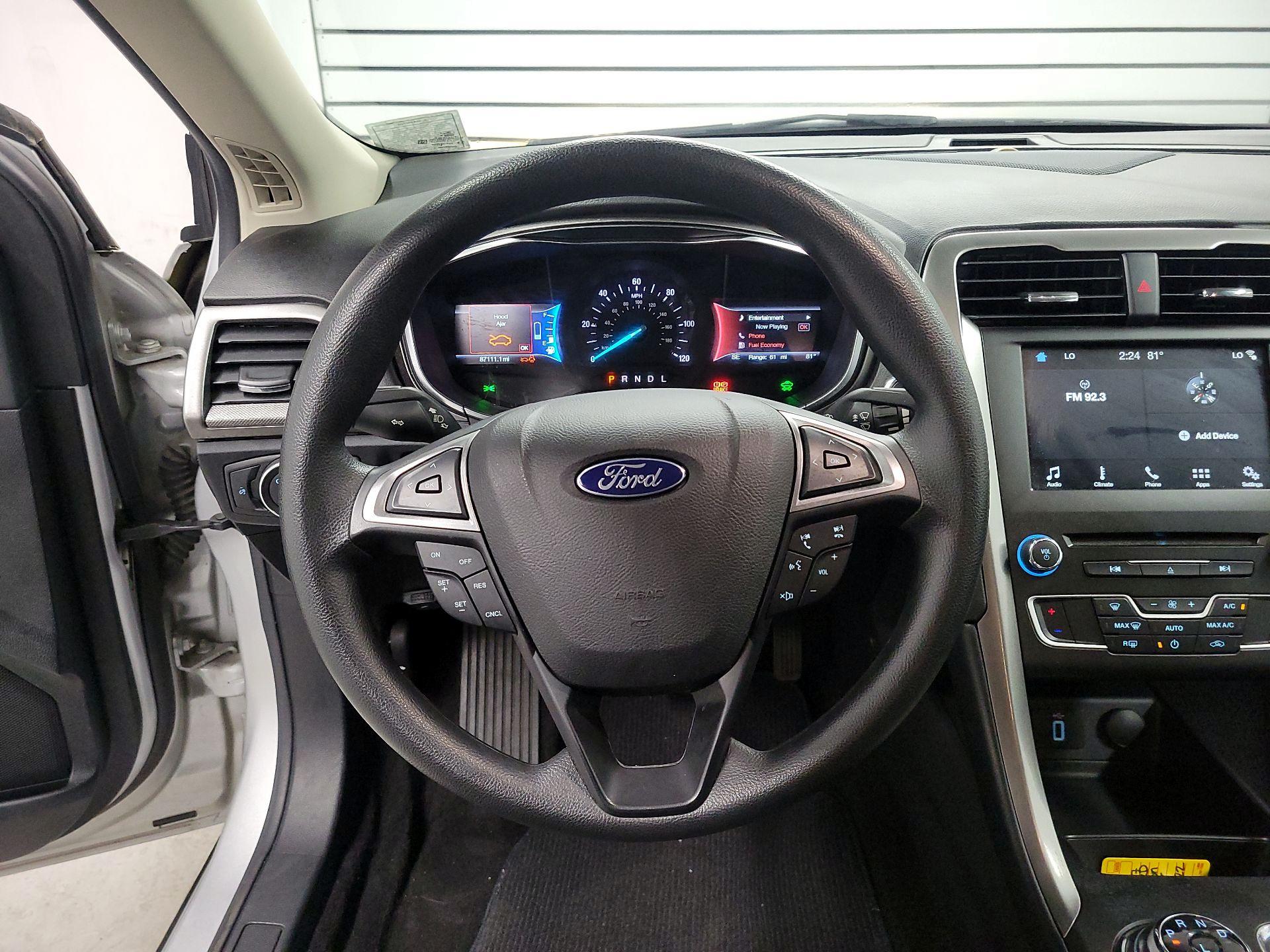 Thumbnail: 2017 Ford Fusion - 10