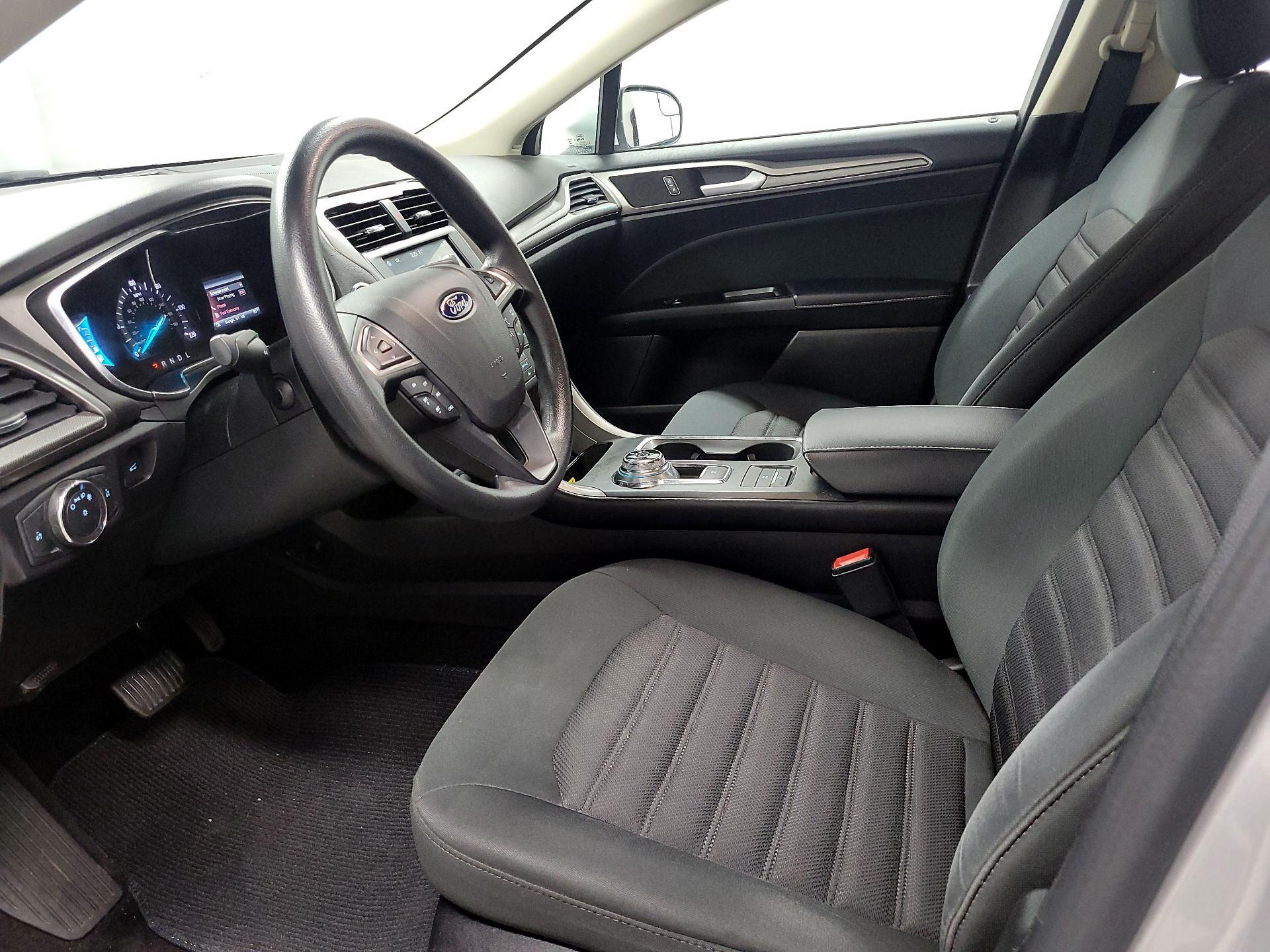 Thumbnail: 2017 Ford Fusion - 11