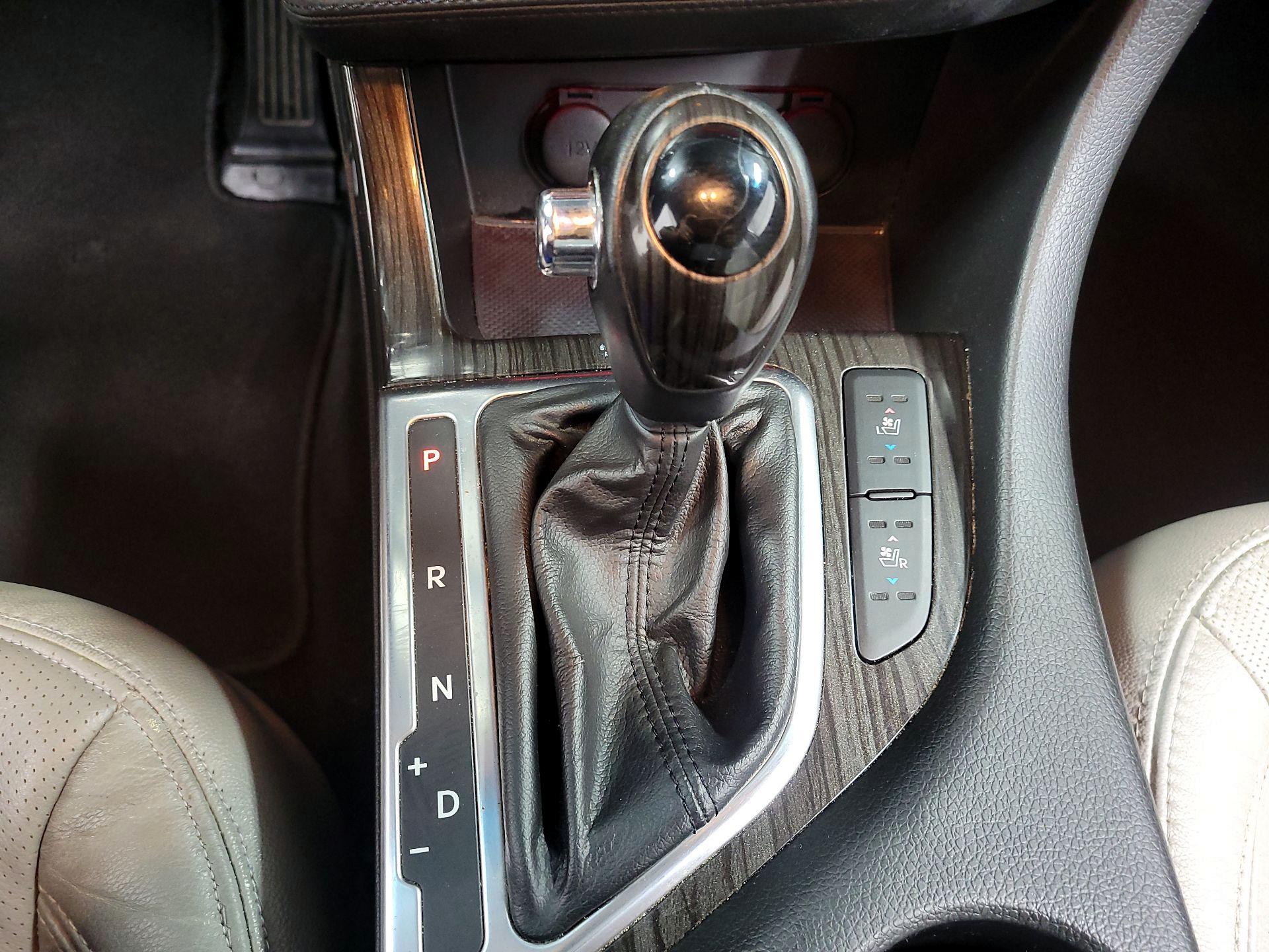 Thumbnail: 2013 Kia Optima - 17