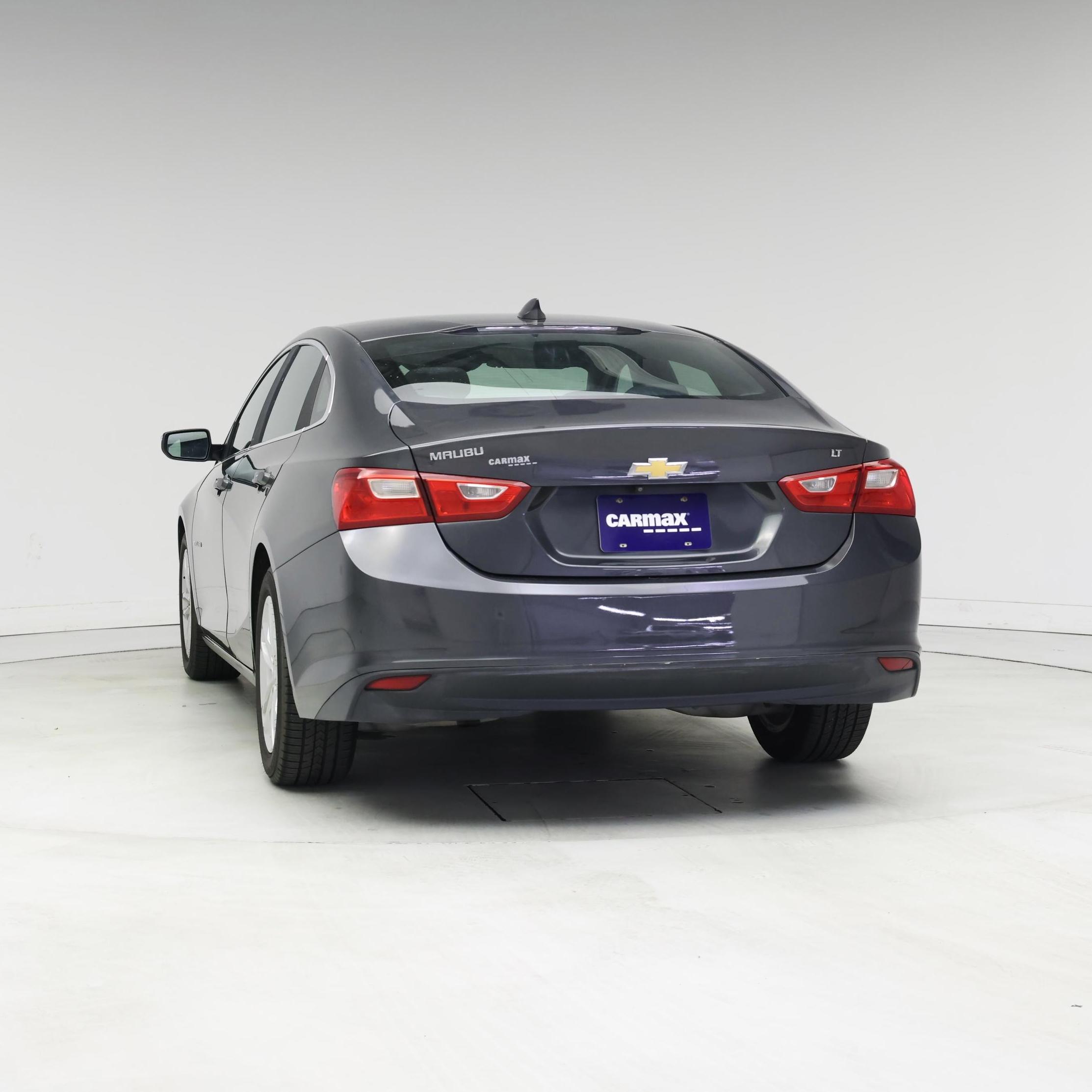 Thumbnail: 2017 Chevrolet Malibu - 6