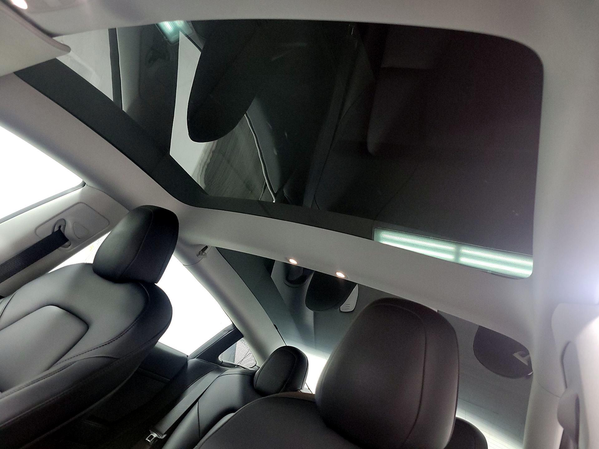 Thumbnail: 2021 Tesla Model 3 - 17