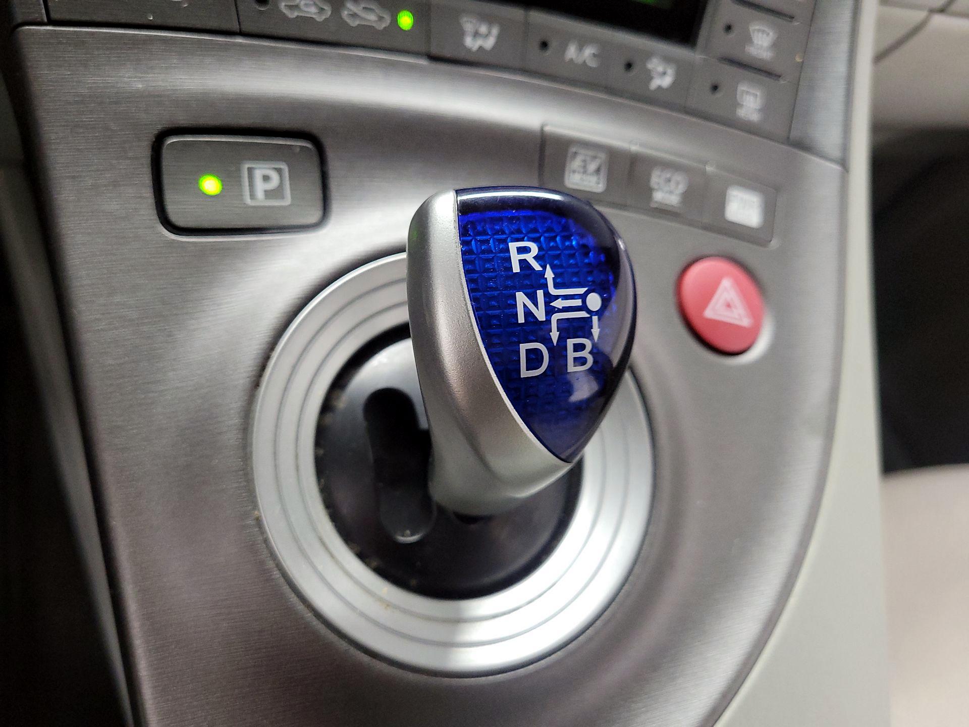 Thumbnail: 2015 Toyota Prius - 16