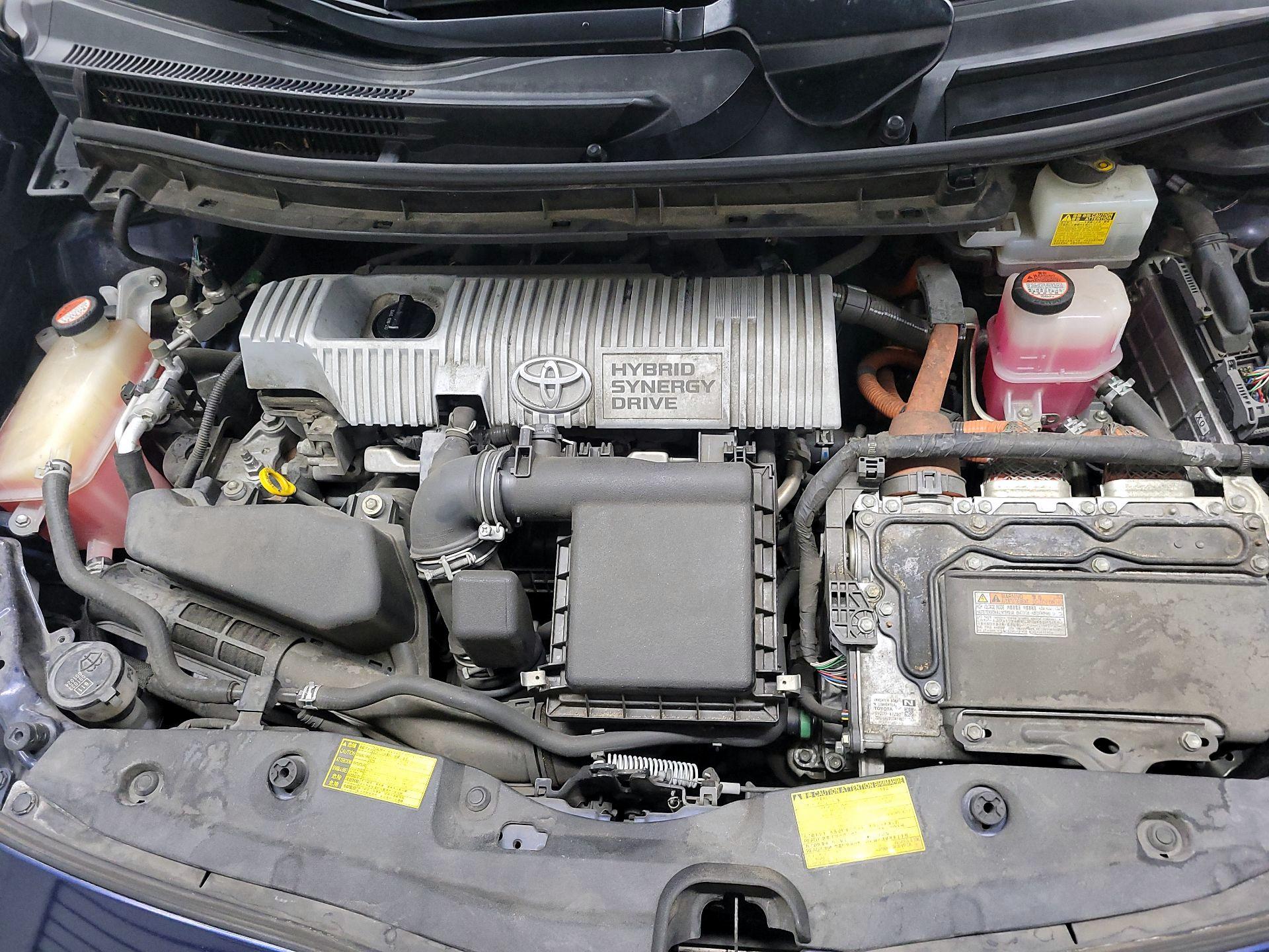 Thumbnail: 2015 Toyota Prius - 19