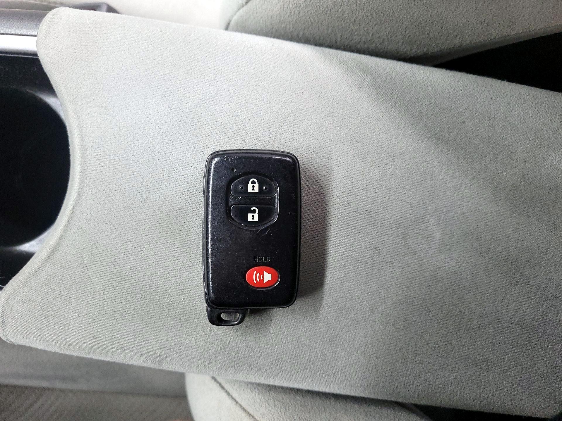 Thumbnail: 2015 Toyota Prius - 20