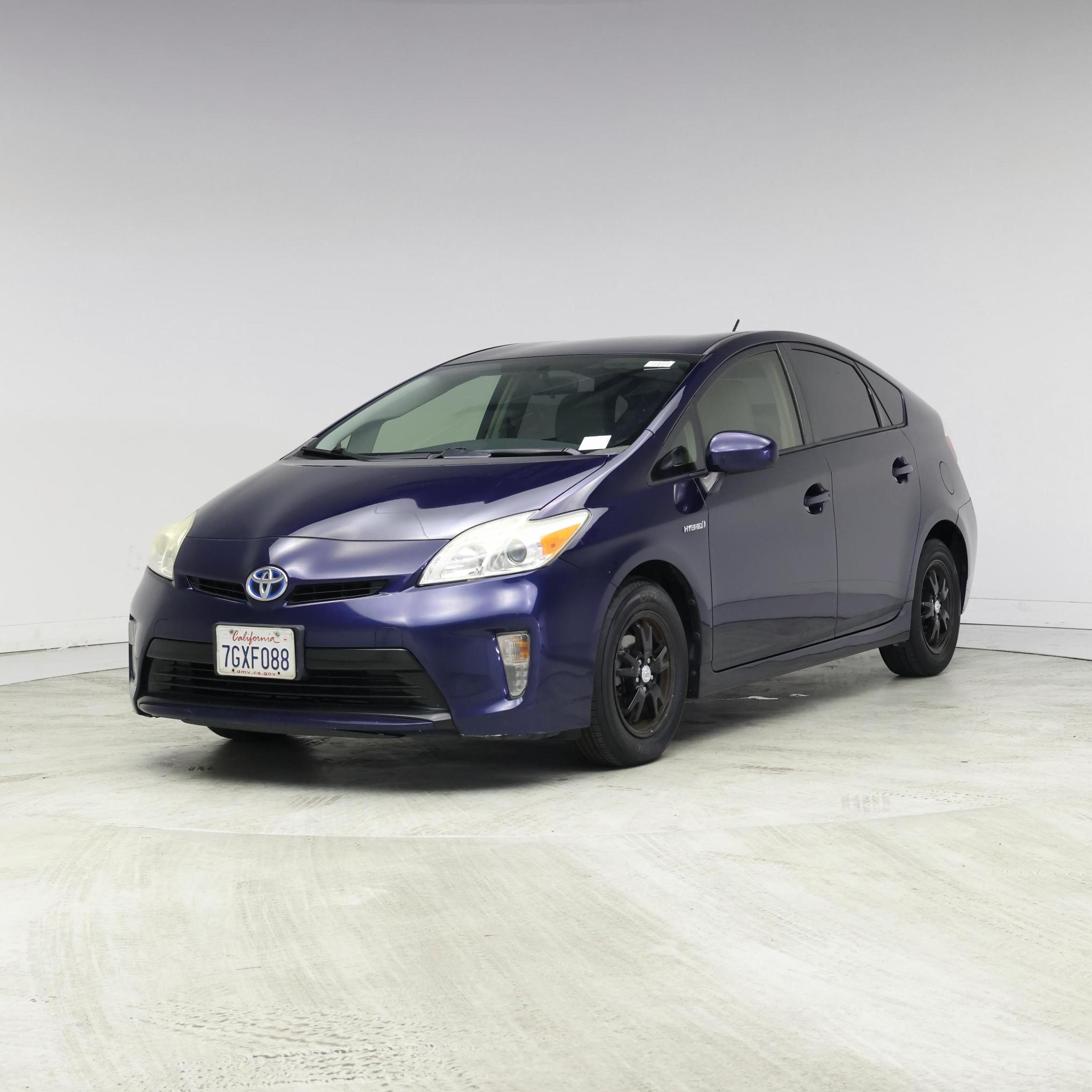 Thumbnail: 2015 Toyota Prius - 4