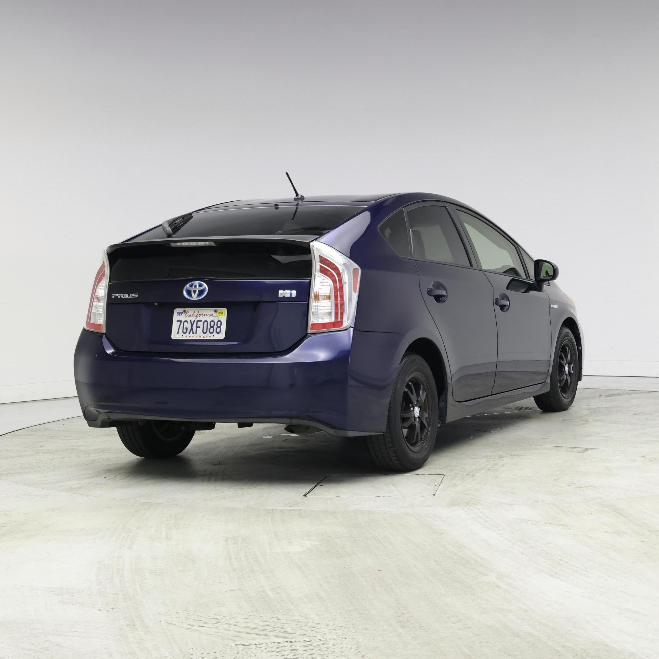 Thumbnail: 2015 Toyota Prius - 8