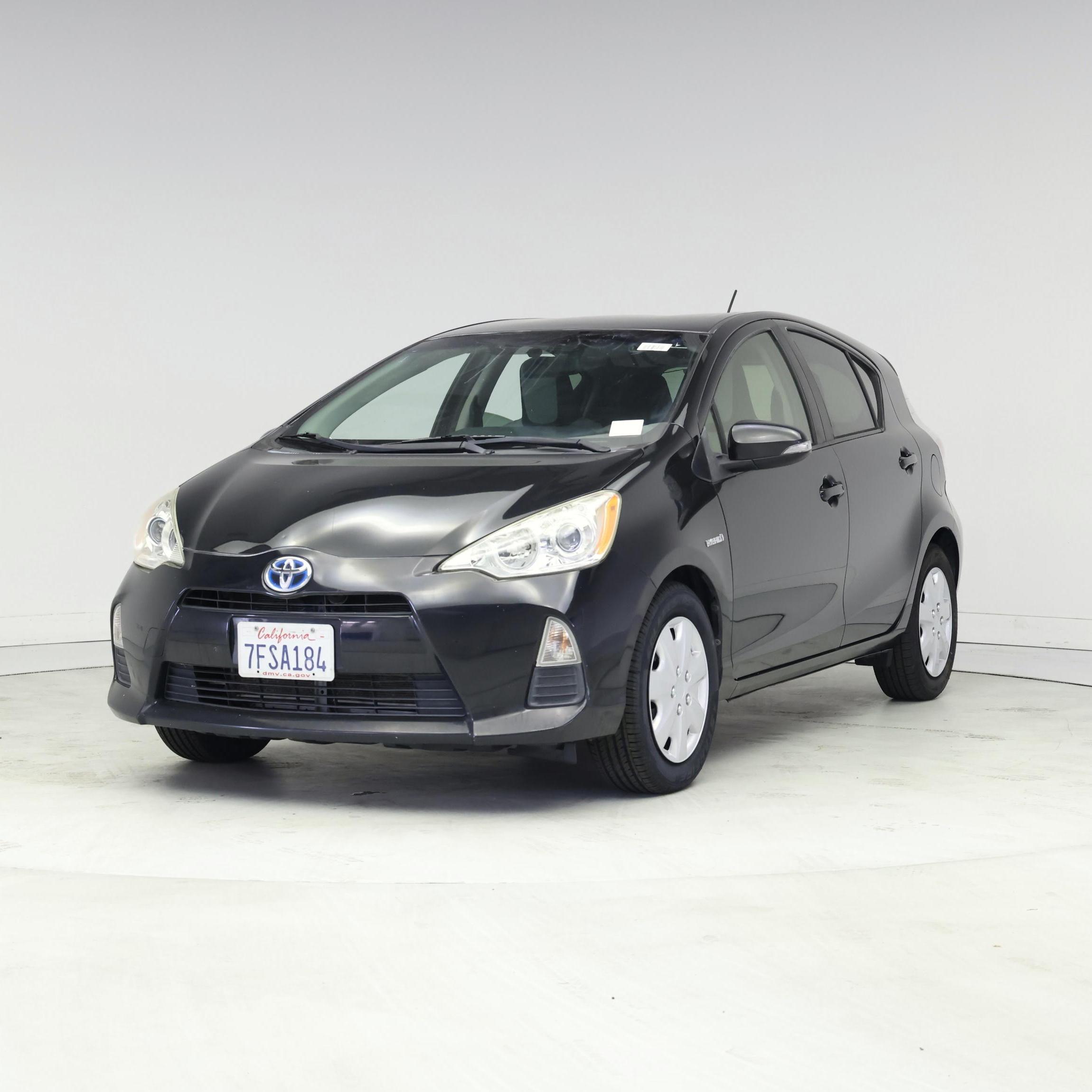 Thumbnail: 2014 Toyota Prius c - 4