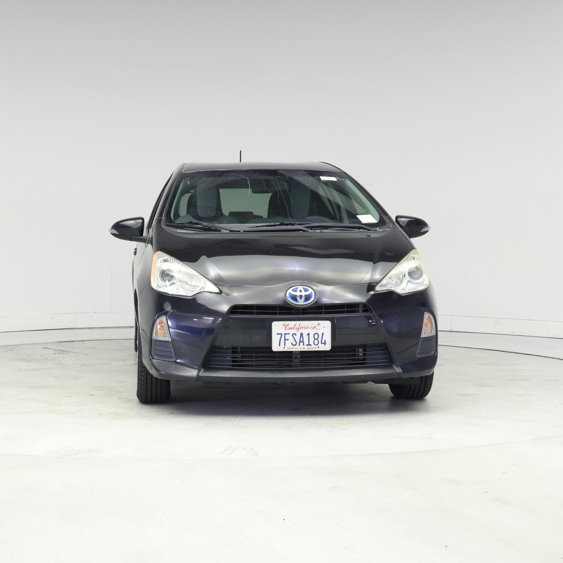 Thumbnail: 2014 Toyota Prius c - 5