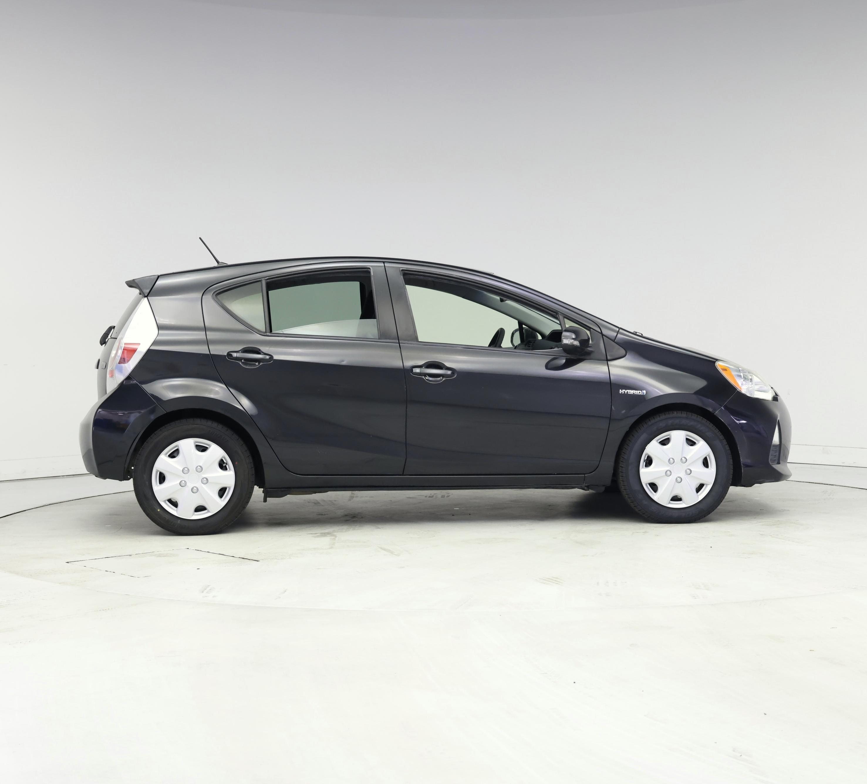 Thumbnail: 2014 Toyota Prius c - 7