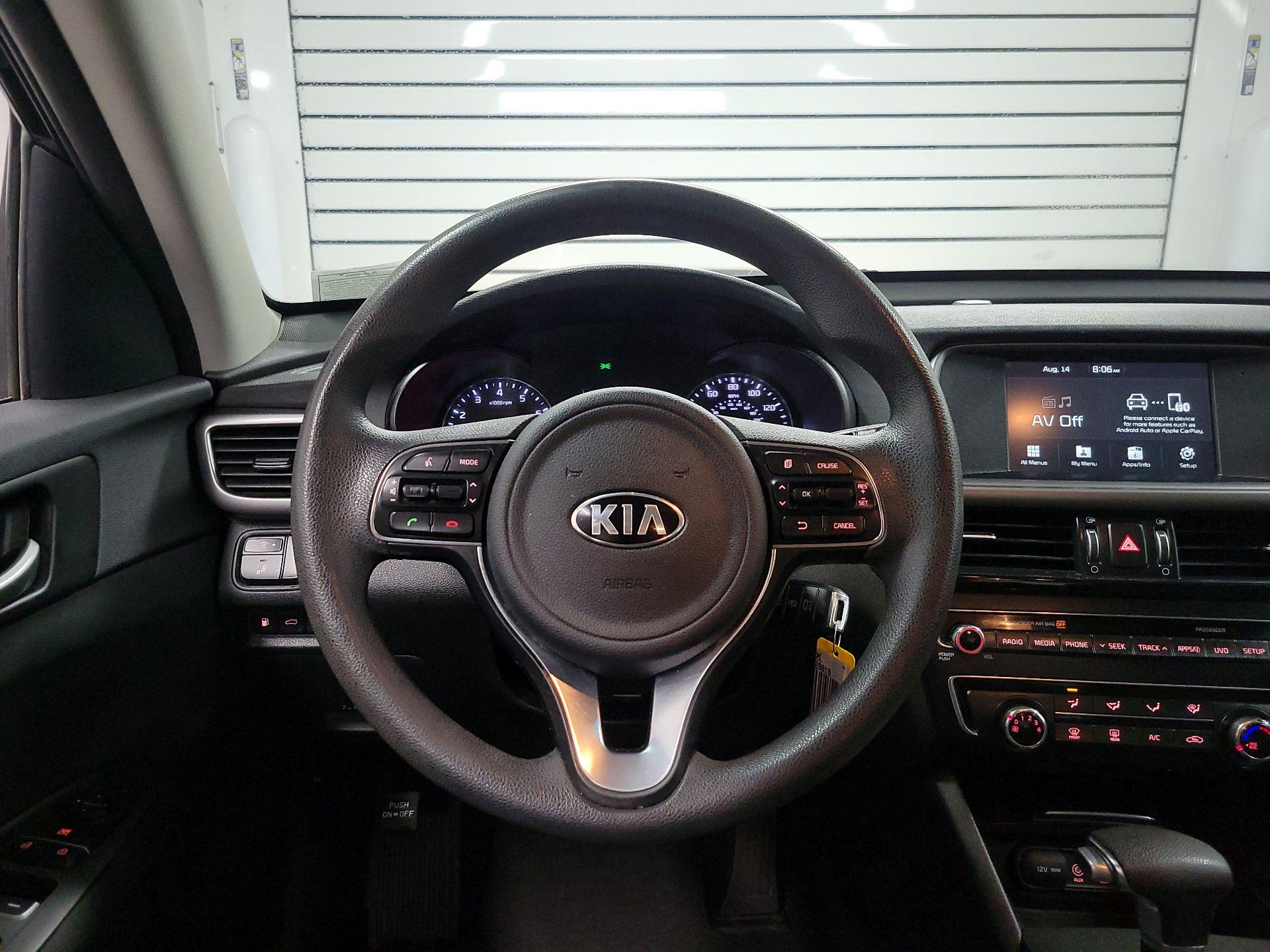 Thumbnail: 2018 Kia Optima - 10