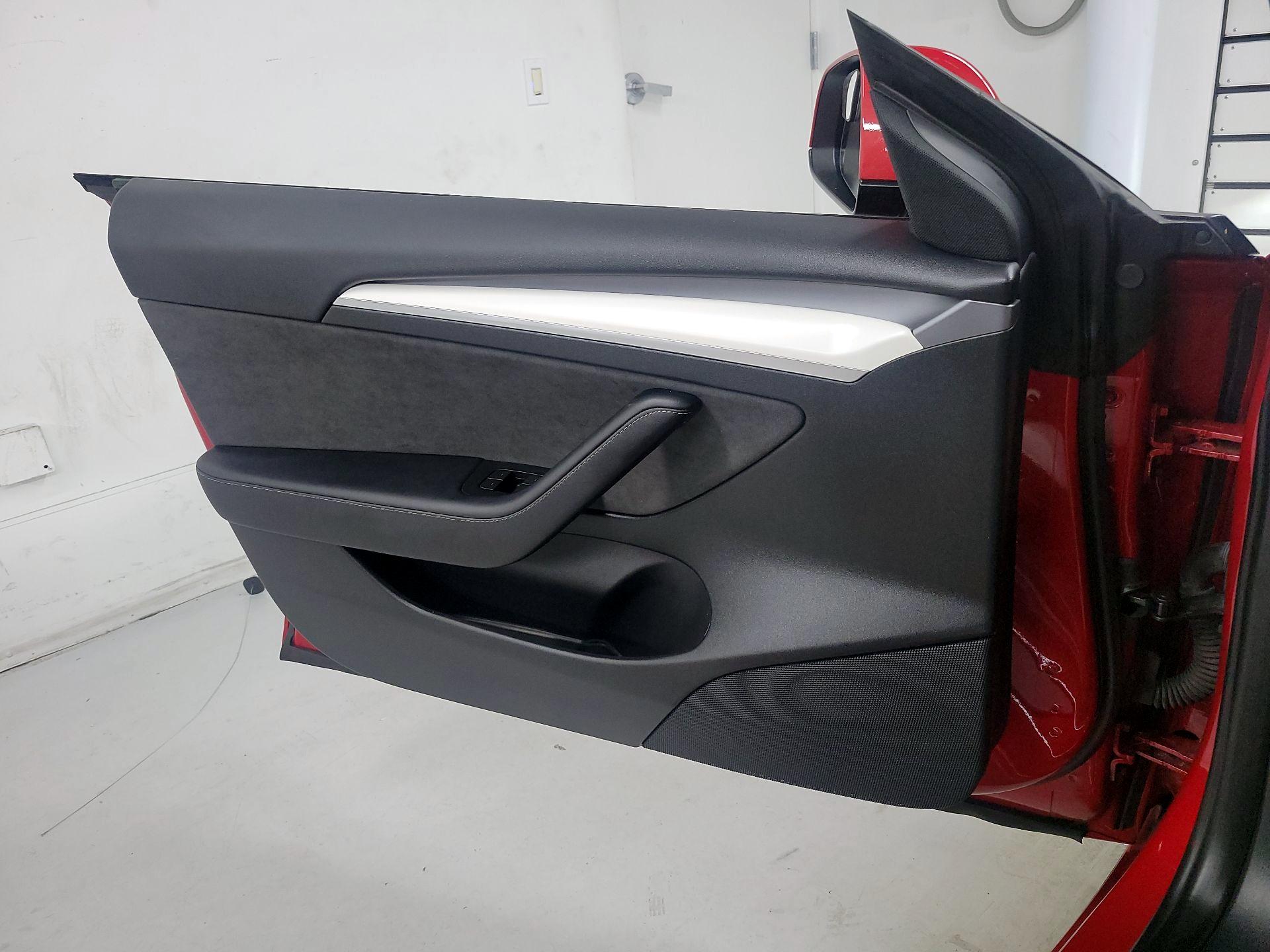 Thumbnail: 2022 Tesla Model 3 - 12