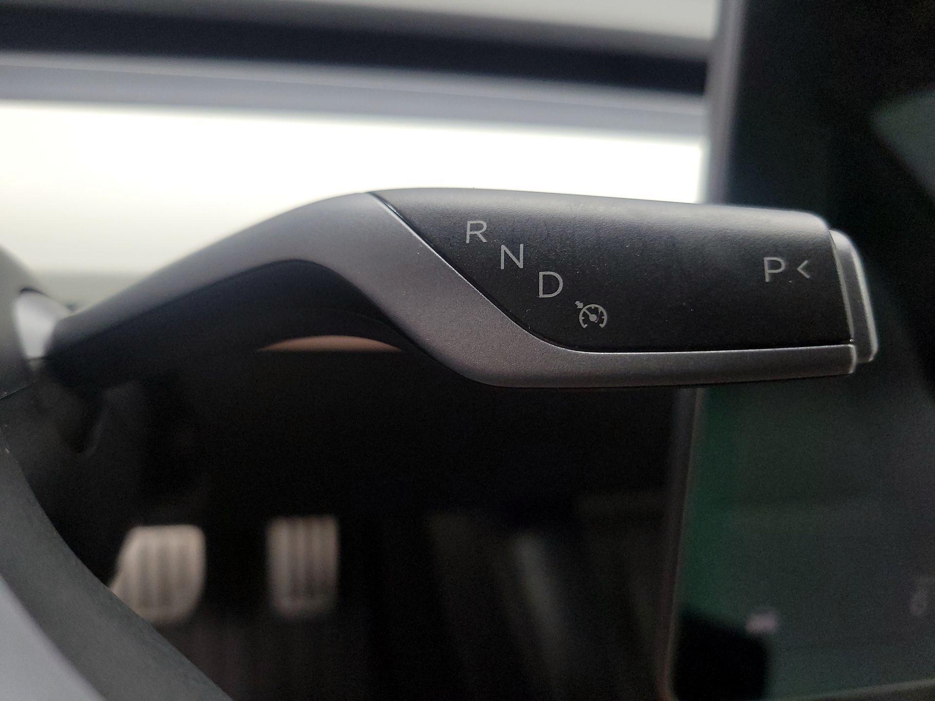 Thumbnail: 2022 Tesla Model 3 - 15