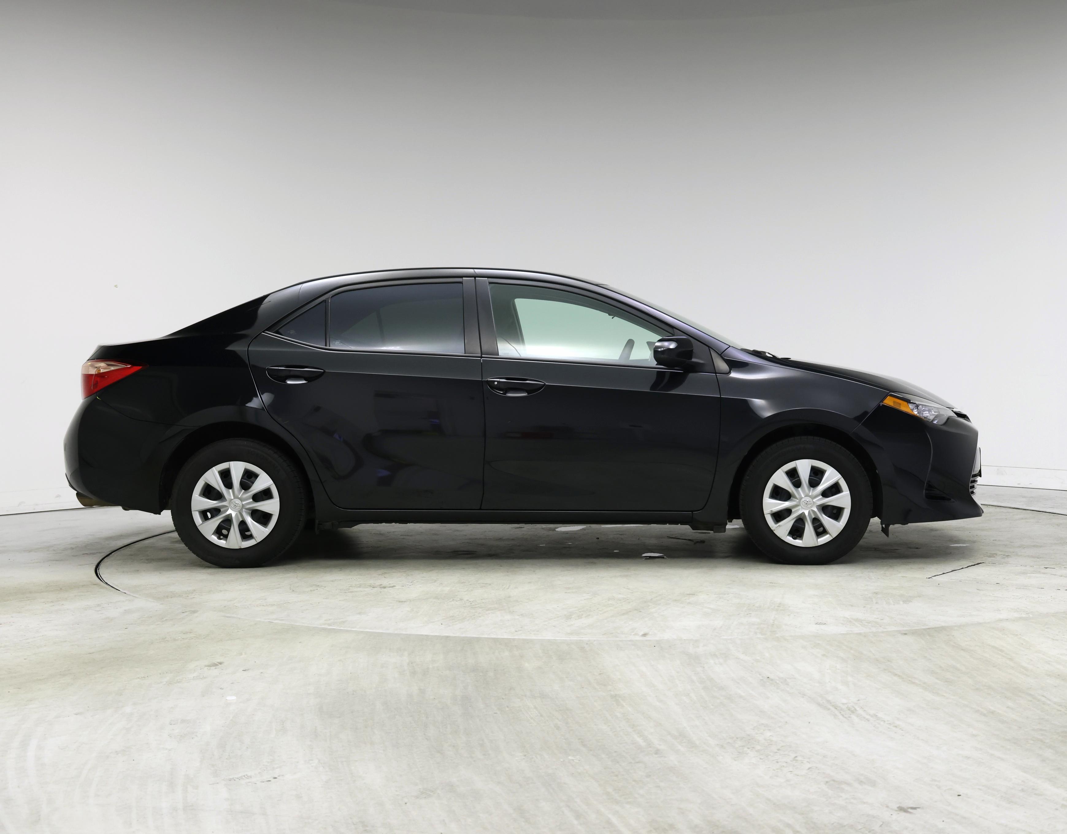 Thumbnail: 2017 Toyota Corolla - 7