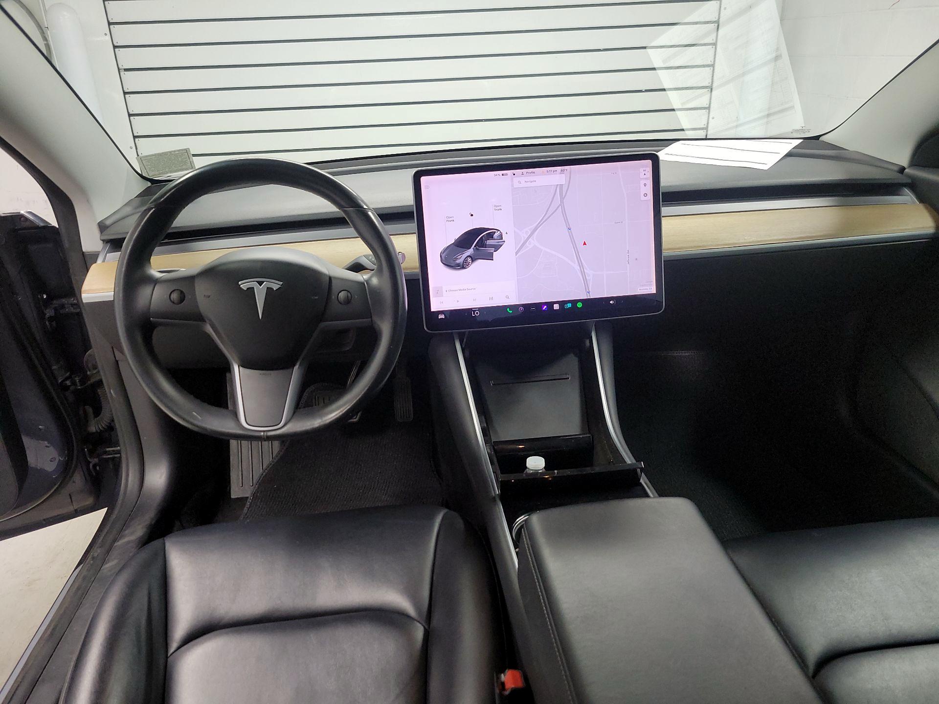 Thumbnail: 2018 Tesla Model 3 - 9