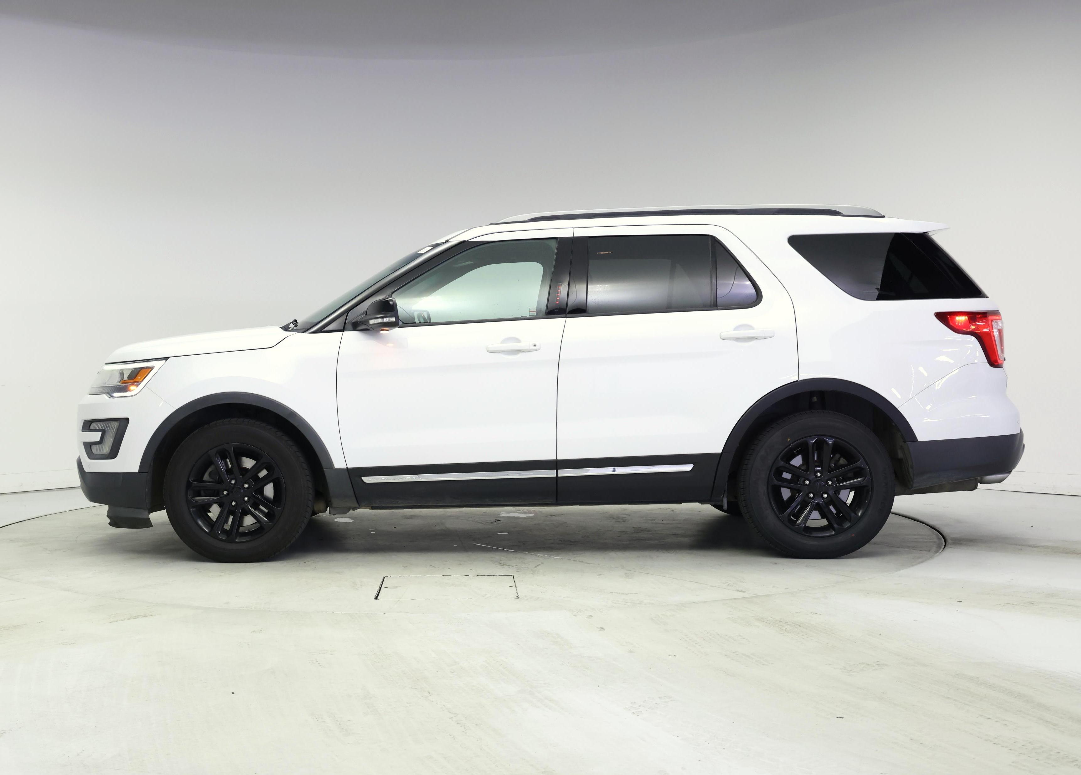 Thumbnail: 2017 Ford Explorer - 3