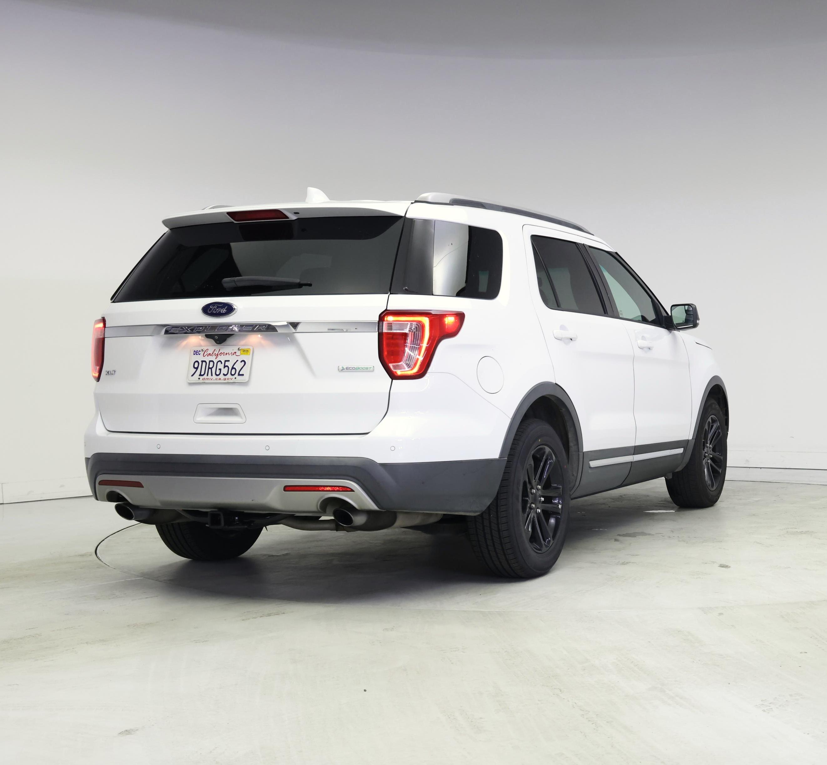 Thumbnail: 2017 Ford Explorer - 8
