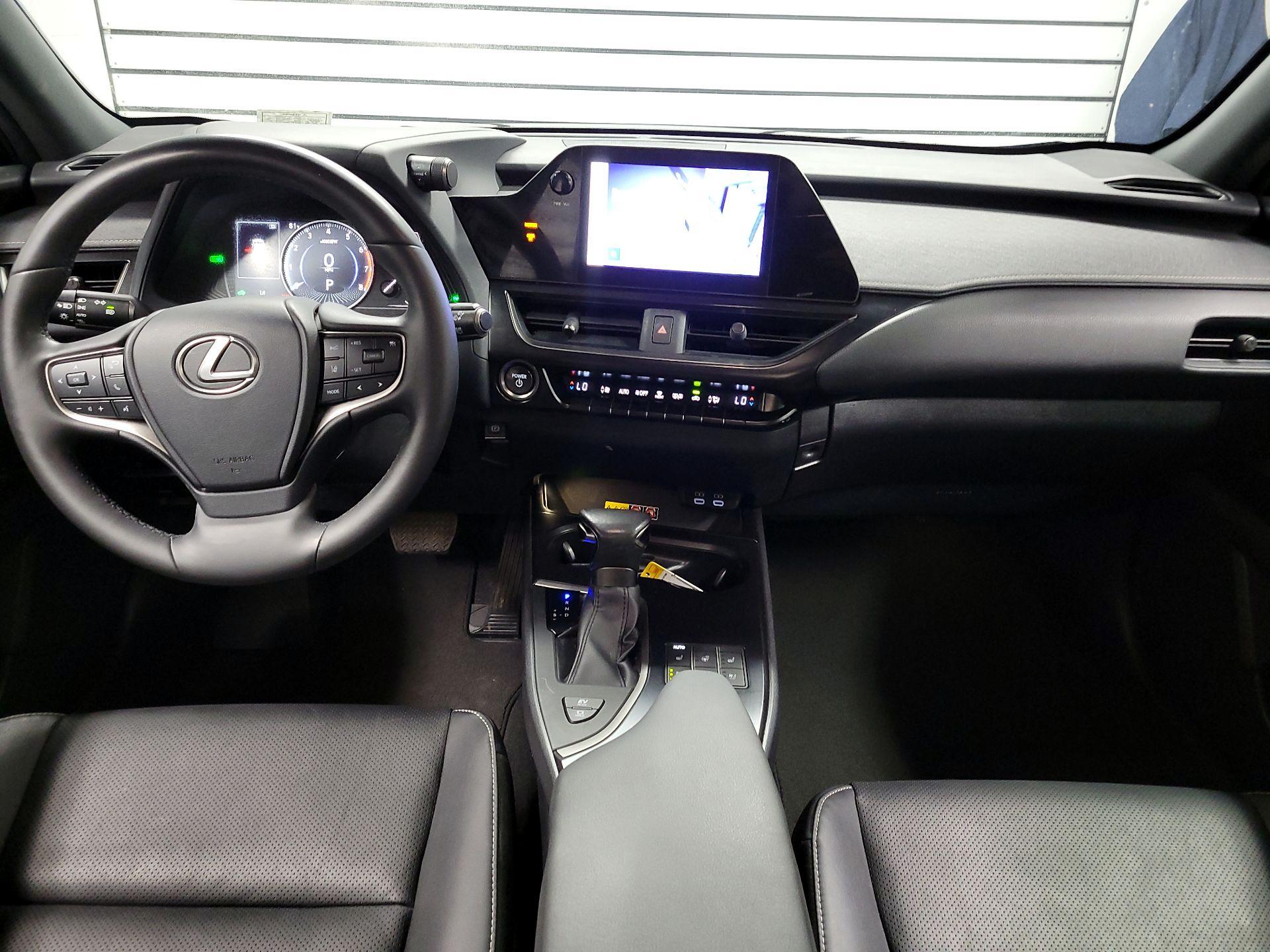 Thumbnail: 2023 Lexus UX - 9