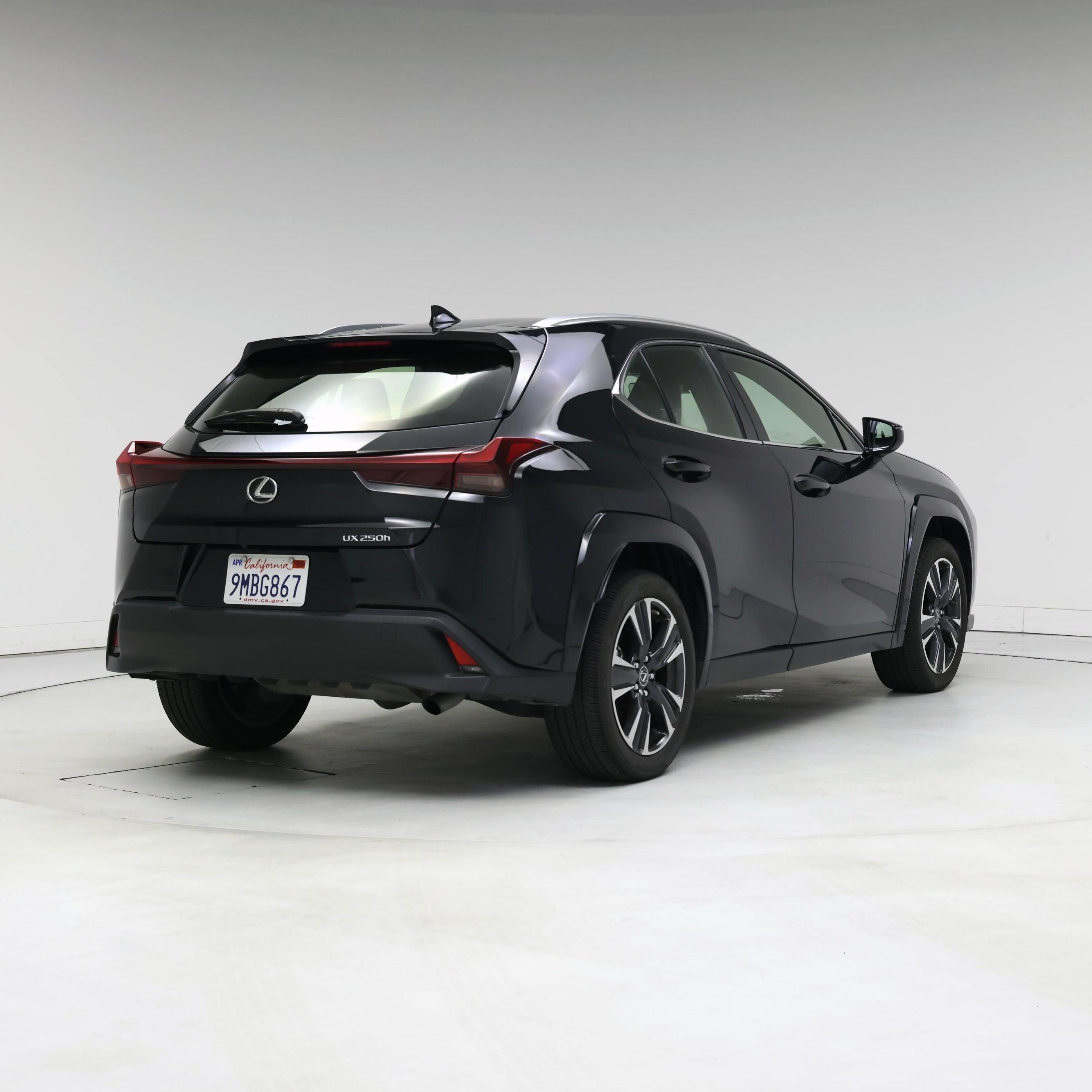 Thumbnail: 2023 Lexus UX - 8