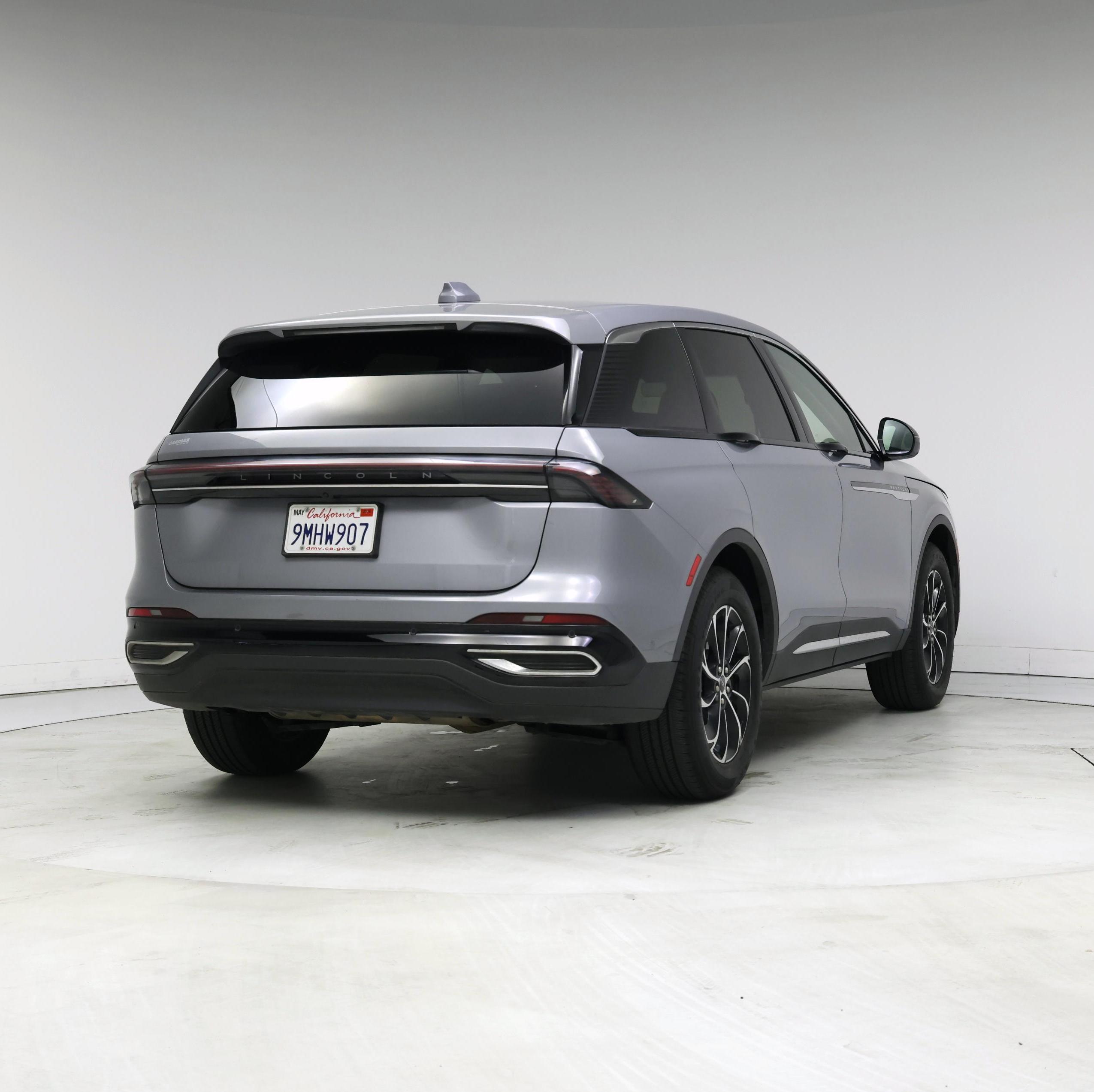 Thumbnail: 2024 Lincoln Nautilus - 8