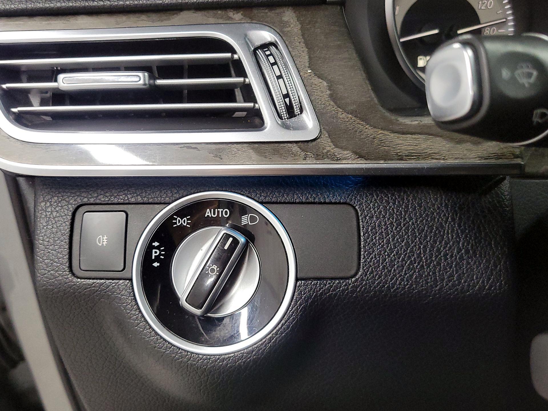 Thumbnail: 2014 Mercedes-Benz E-Class - 13