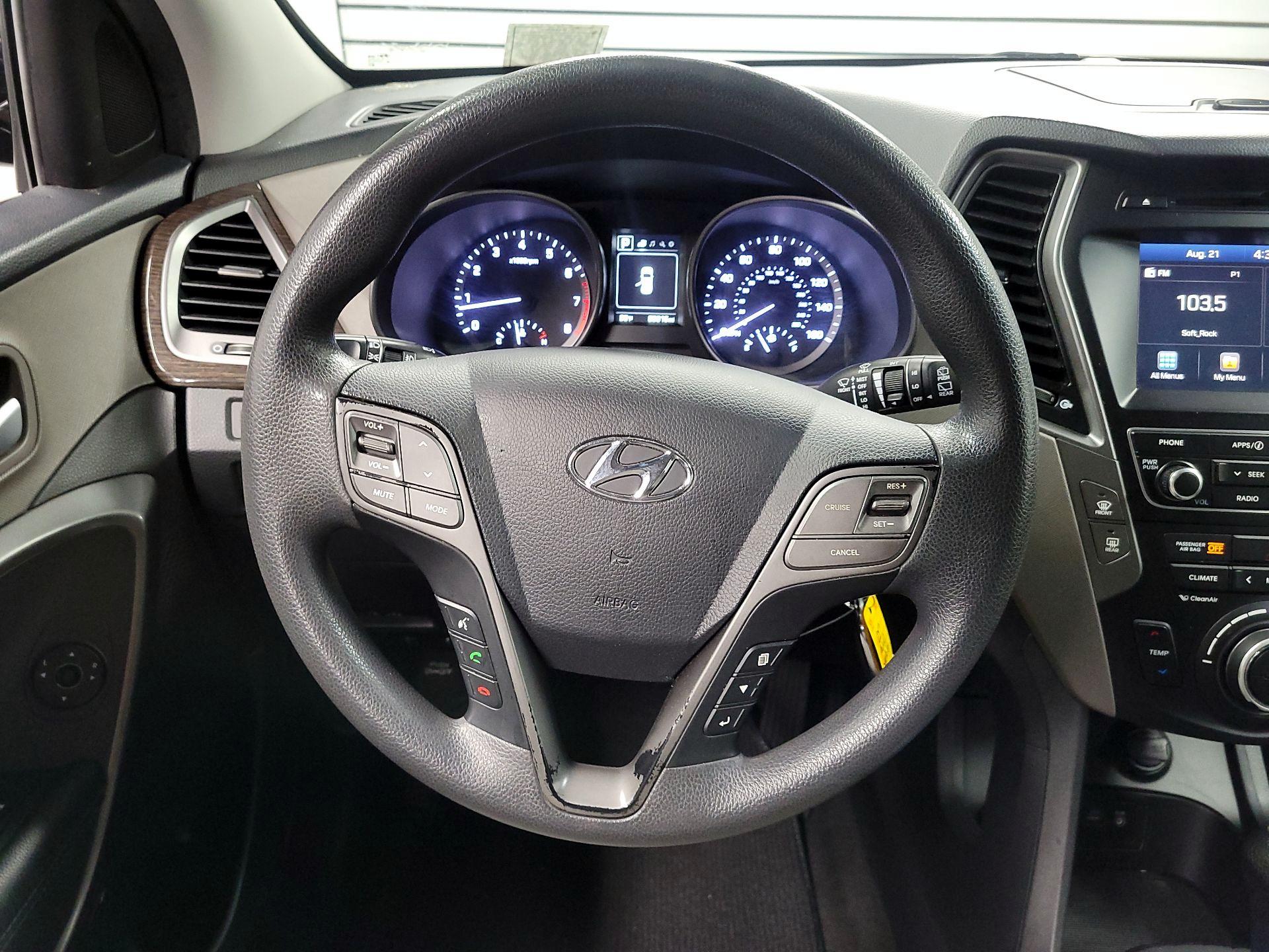 Thumbnail: 2017 Hyundai Santa Fe - 10
