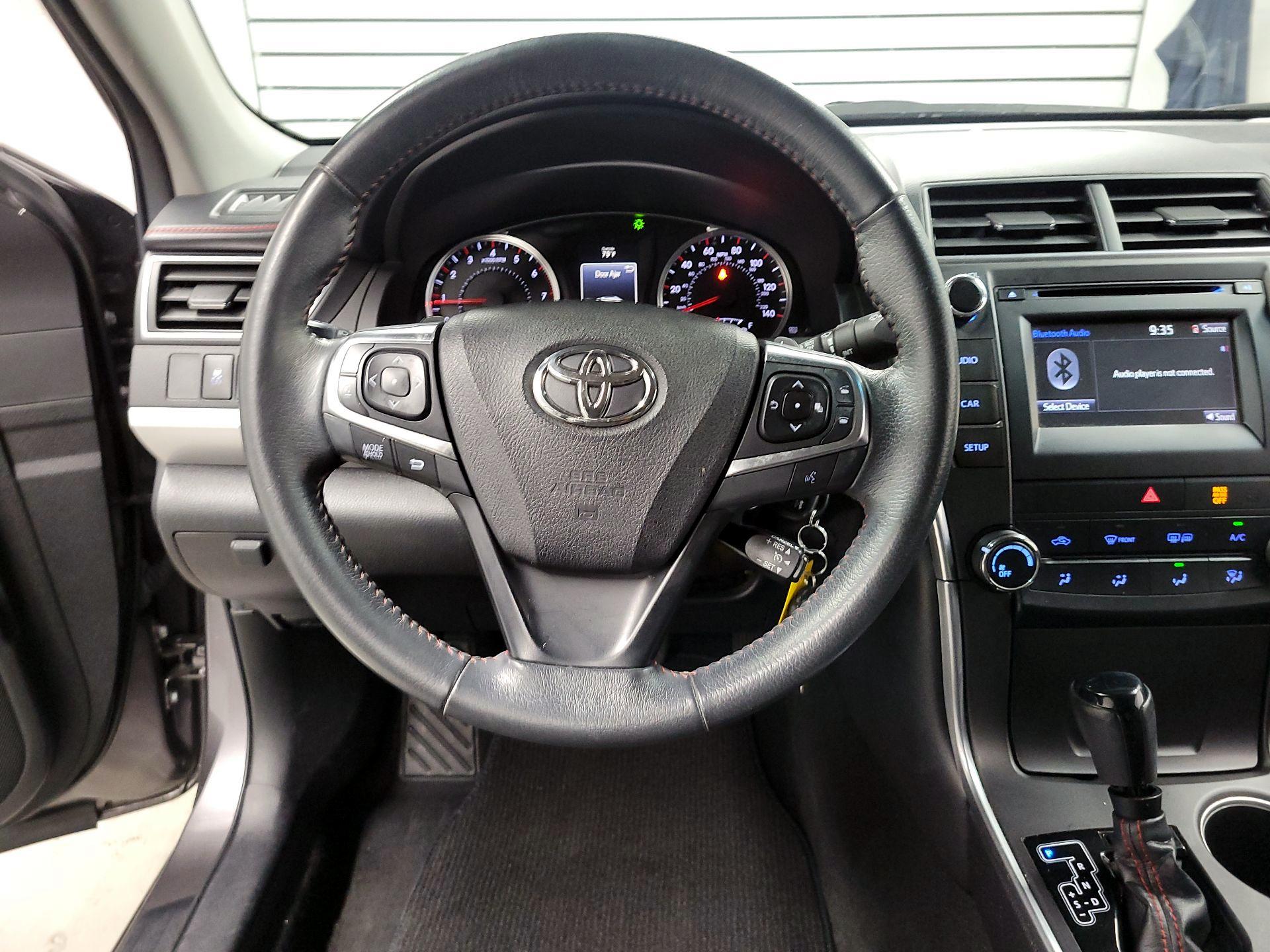 Thumbnail: 2016 Toyota Camry - 10