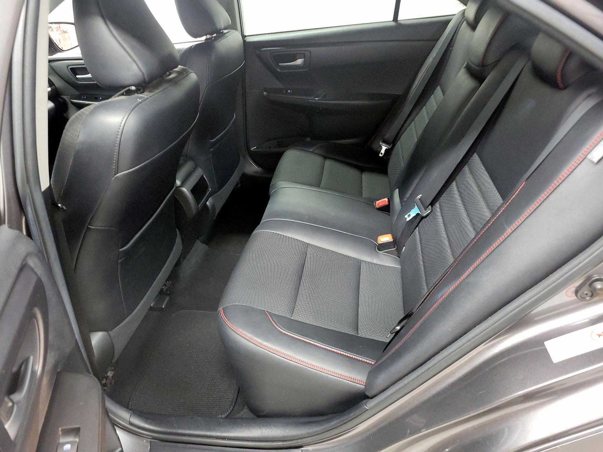 Thumbnail: 2016 Toyota Camry - 18