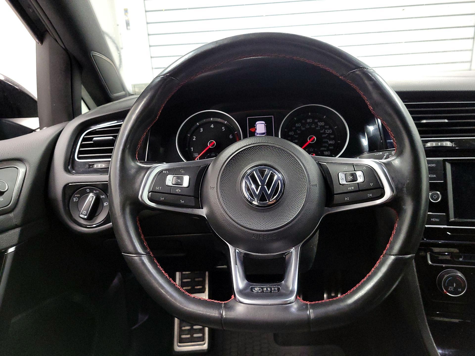 Thumbnail: 2021 Volkswagen Golf - 10
