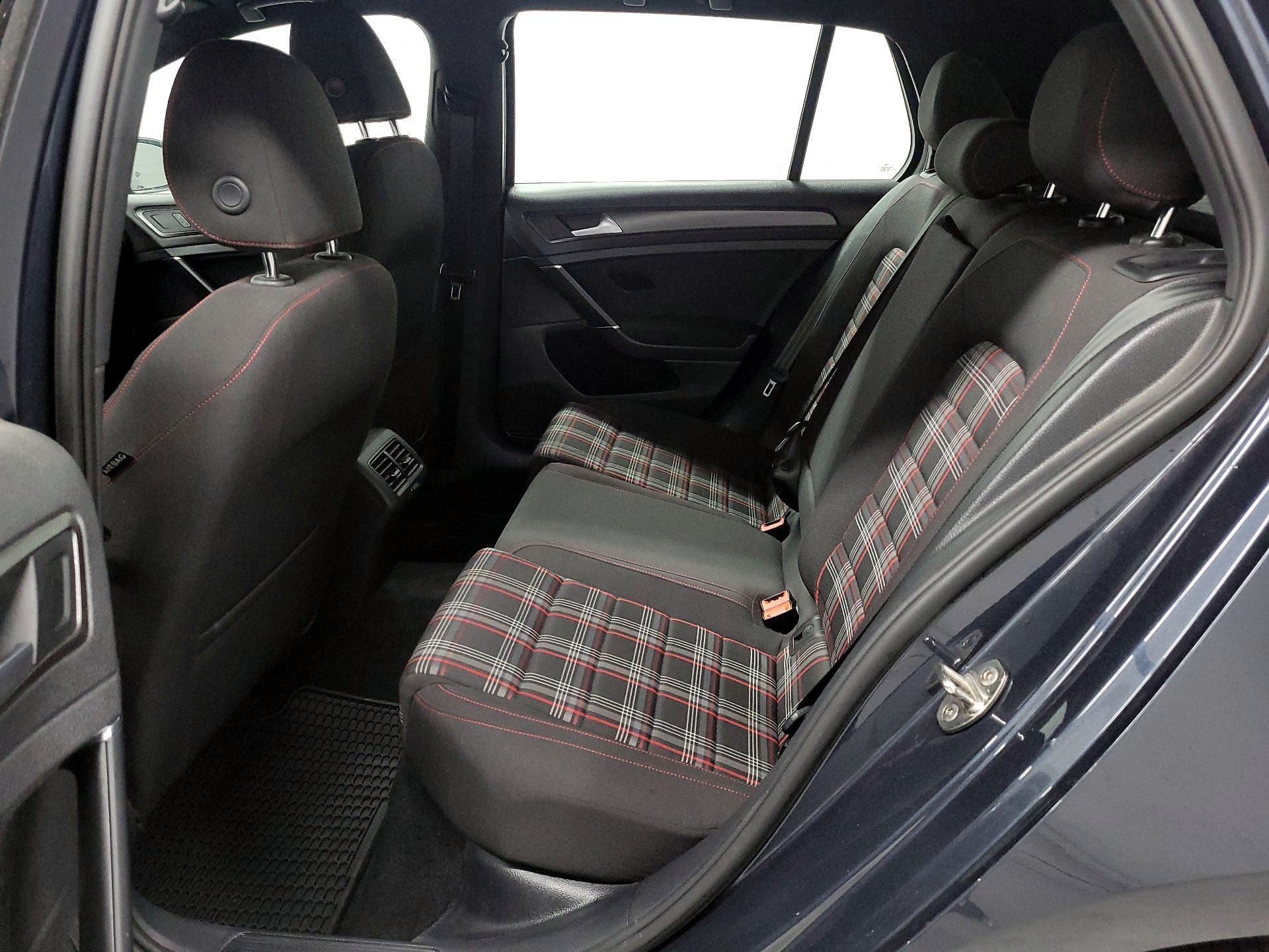 Thumbnail: 2021 Volkswagen Golf - 16