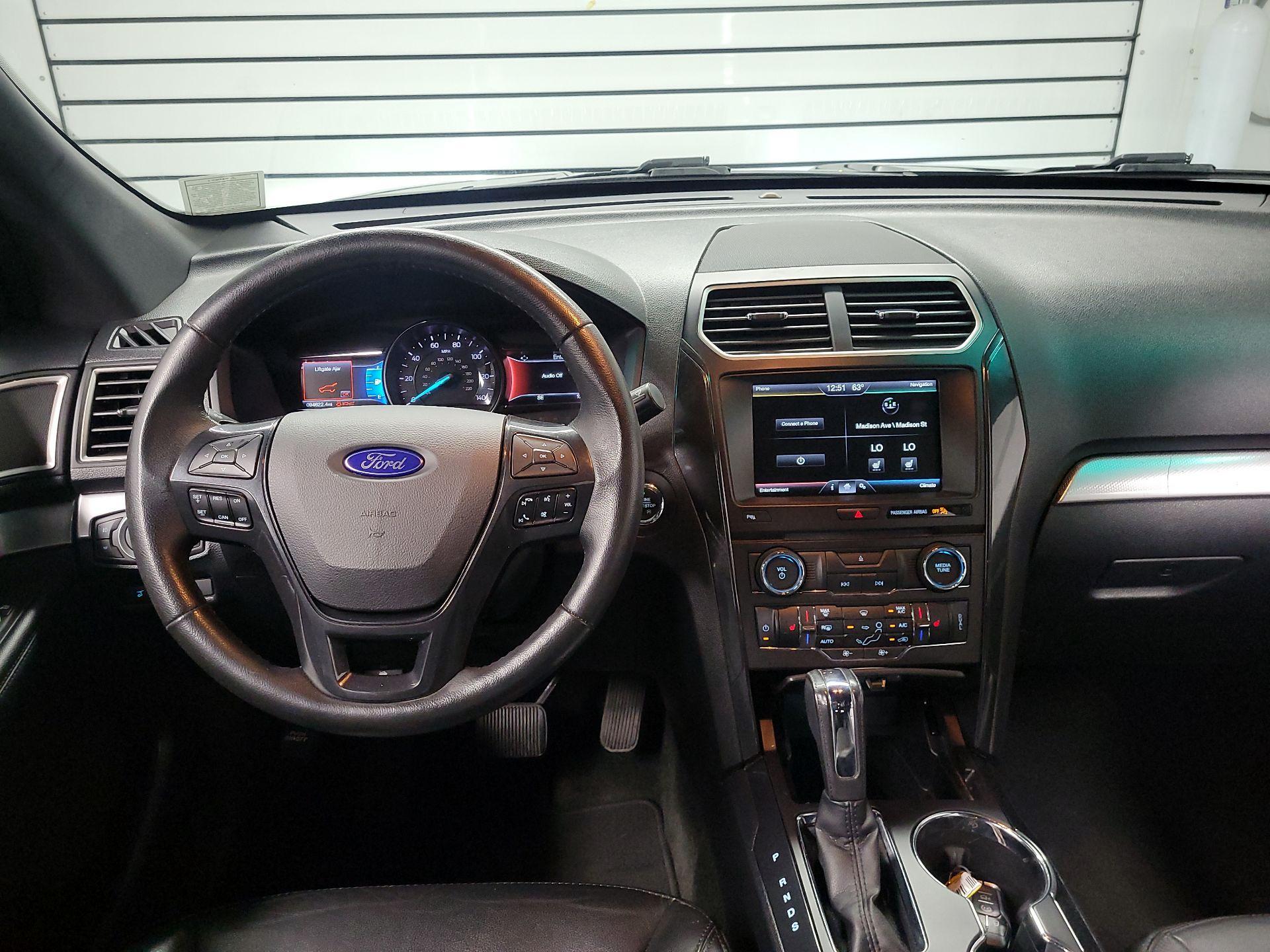 Thumbnail: 2016 Ford Explorer - 9