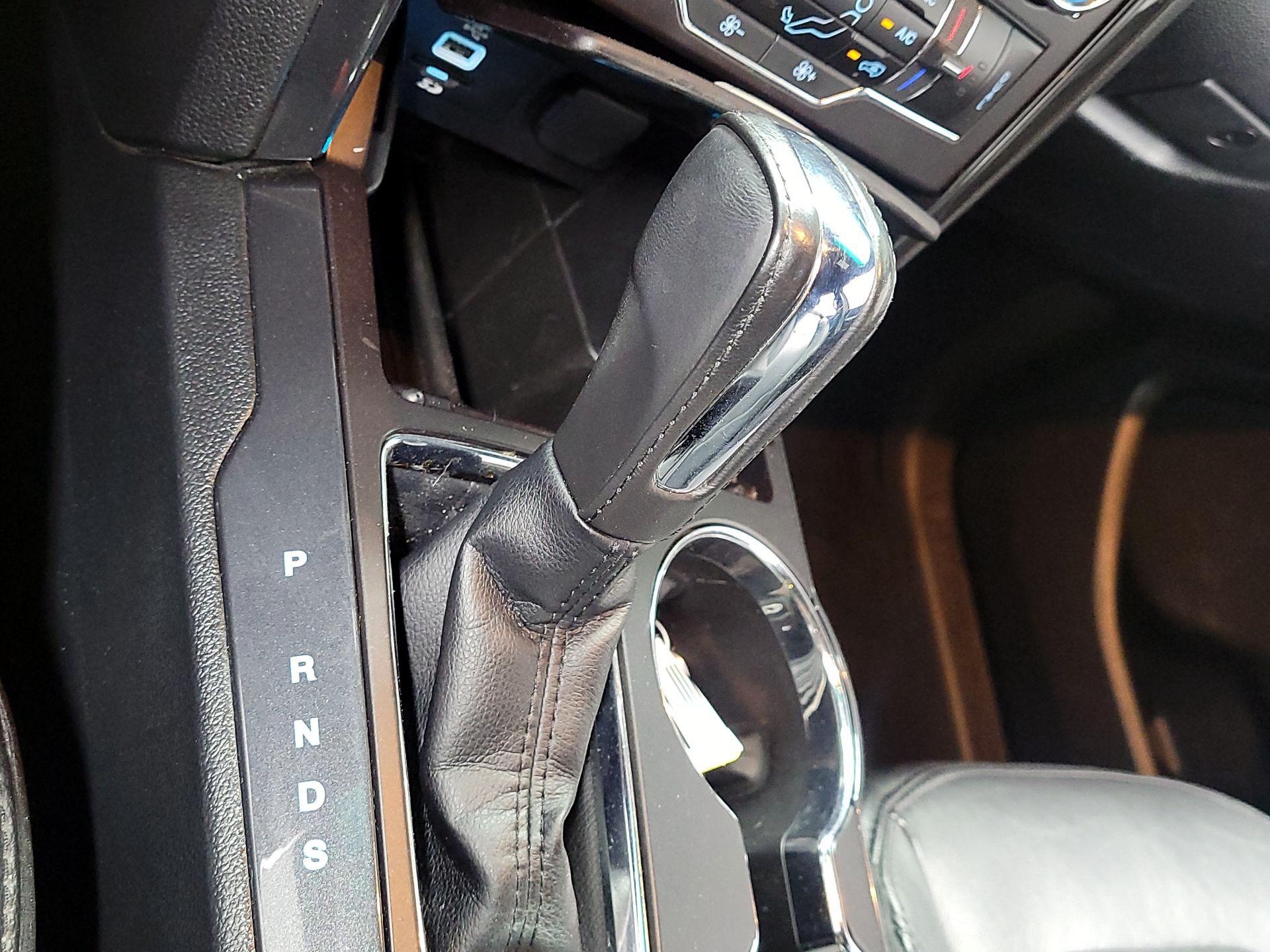 Thumbnail: 2016 Ford Explorer - 16
