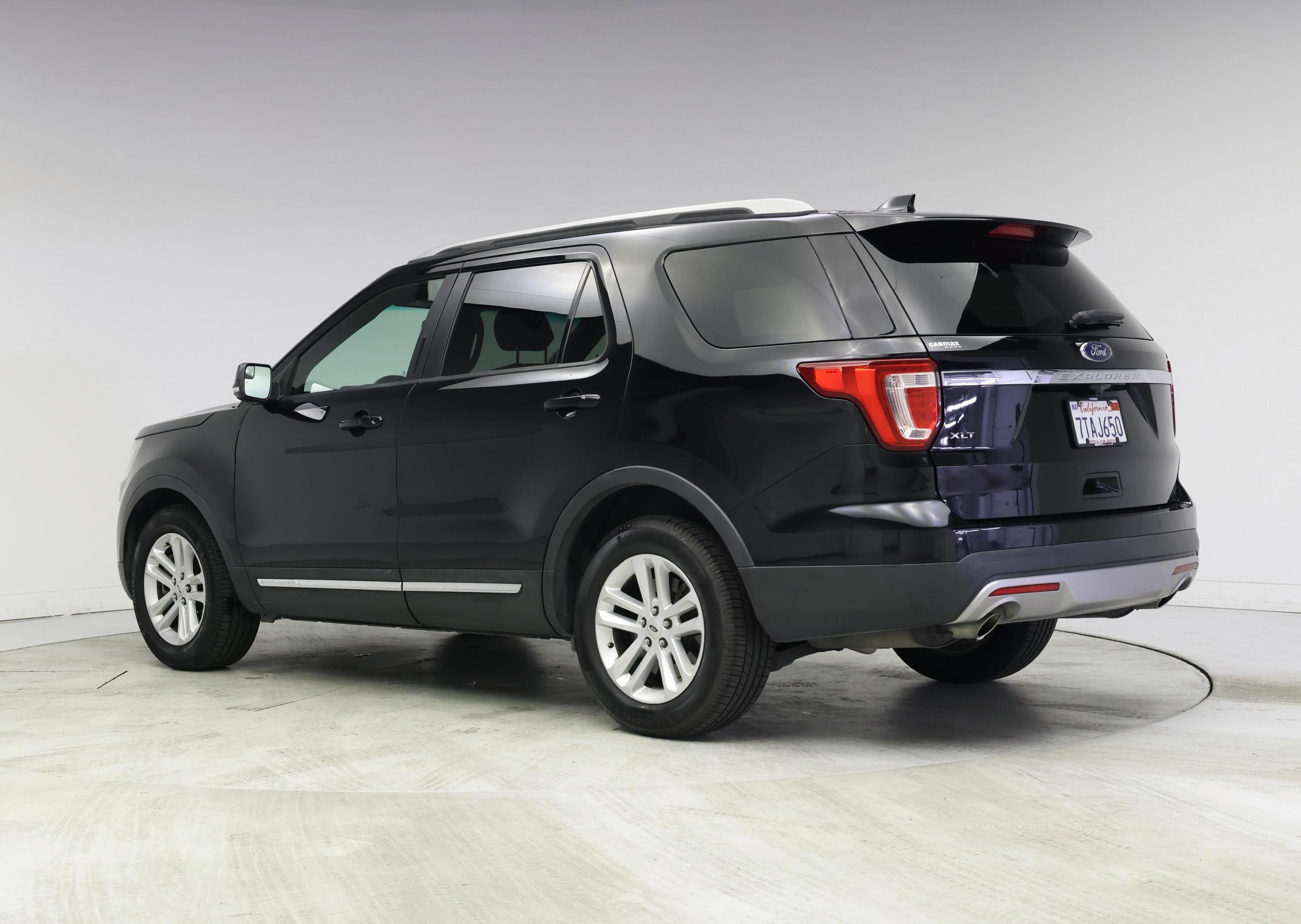 Thumbnail: 2016 Ford Explorer - 2